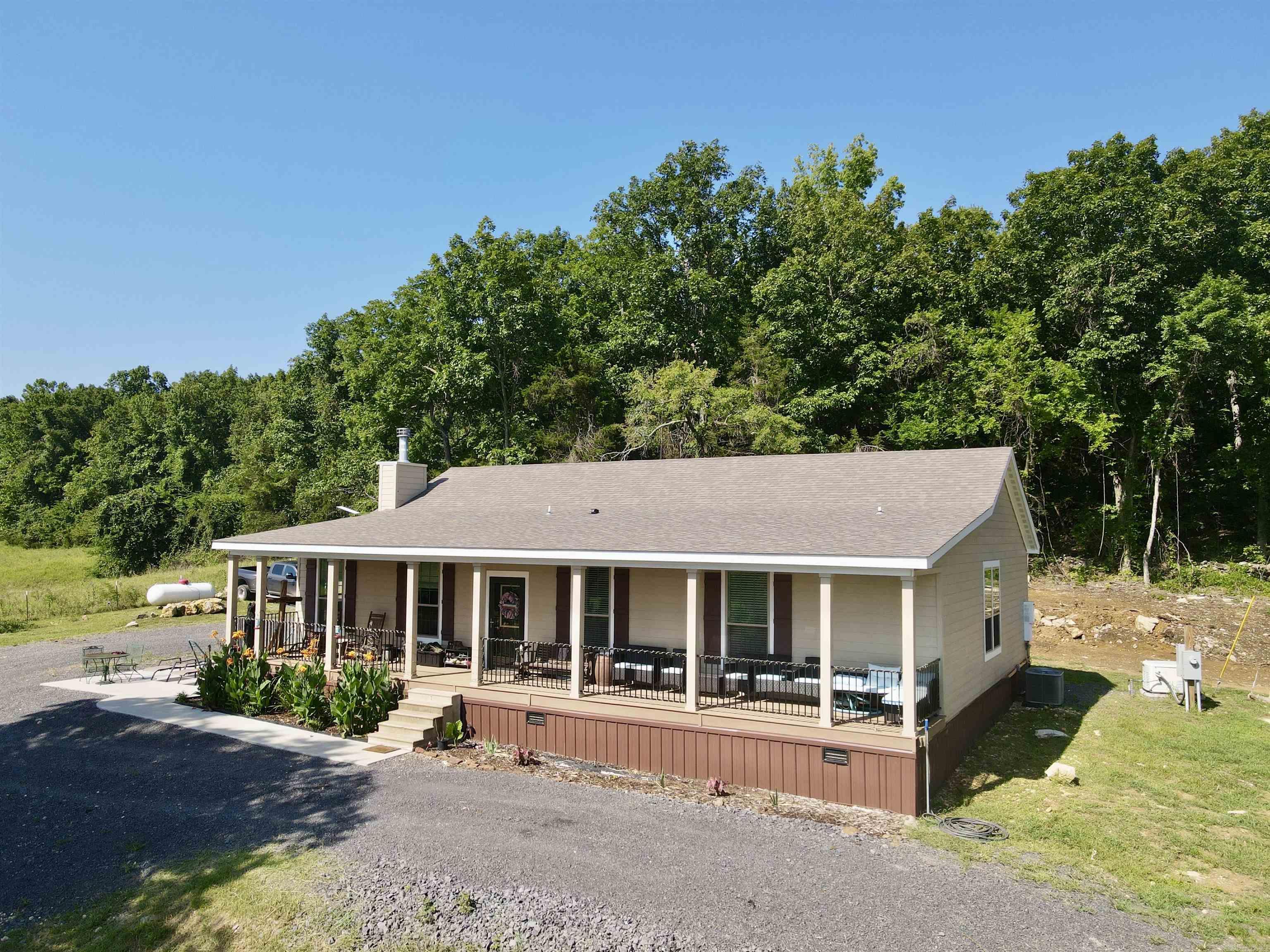 2172 Wiley's Cove Rd.  Leslie, AR