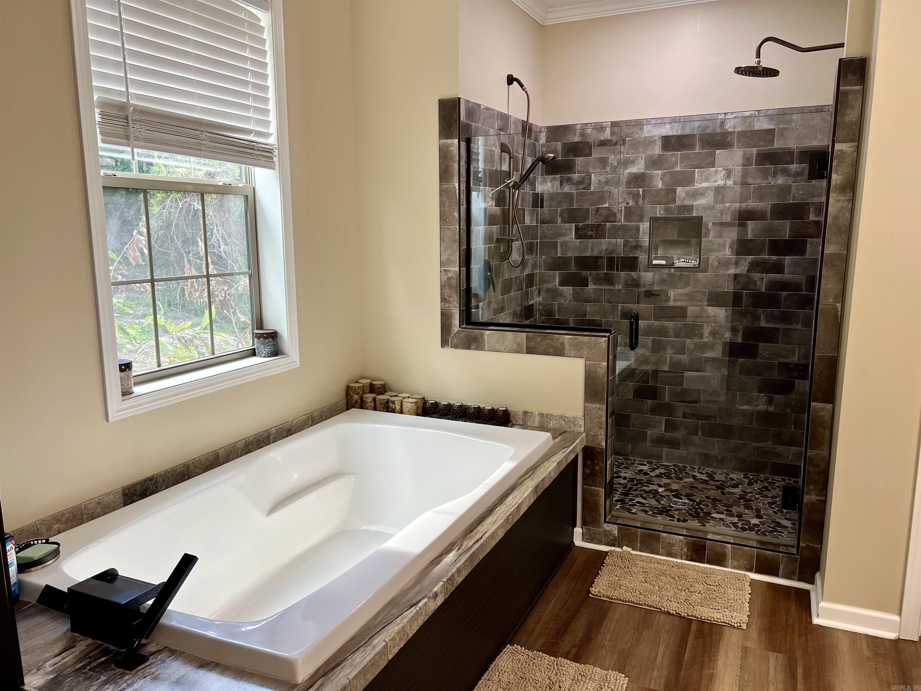 2172 Wiley's Cove Rd.  Leslie, AR