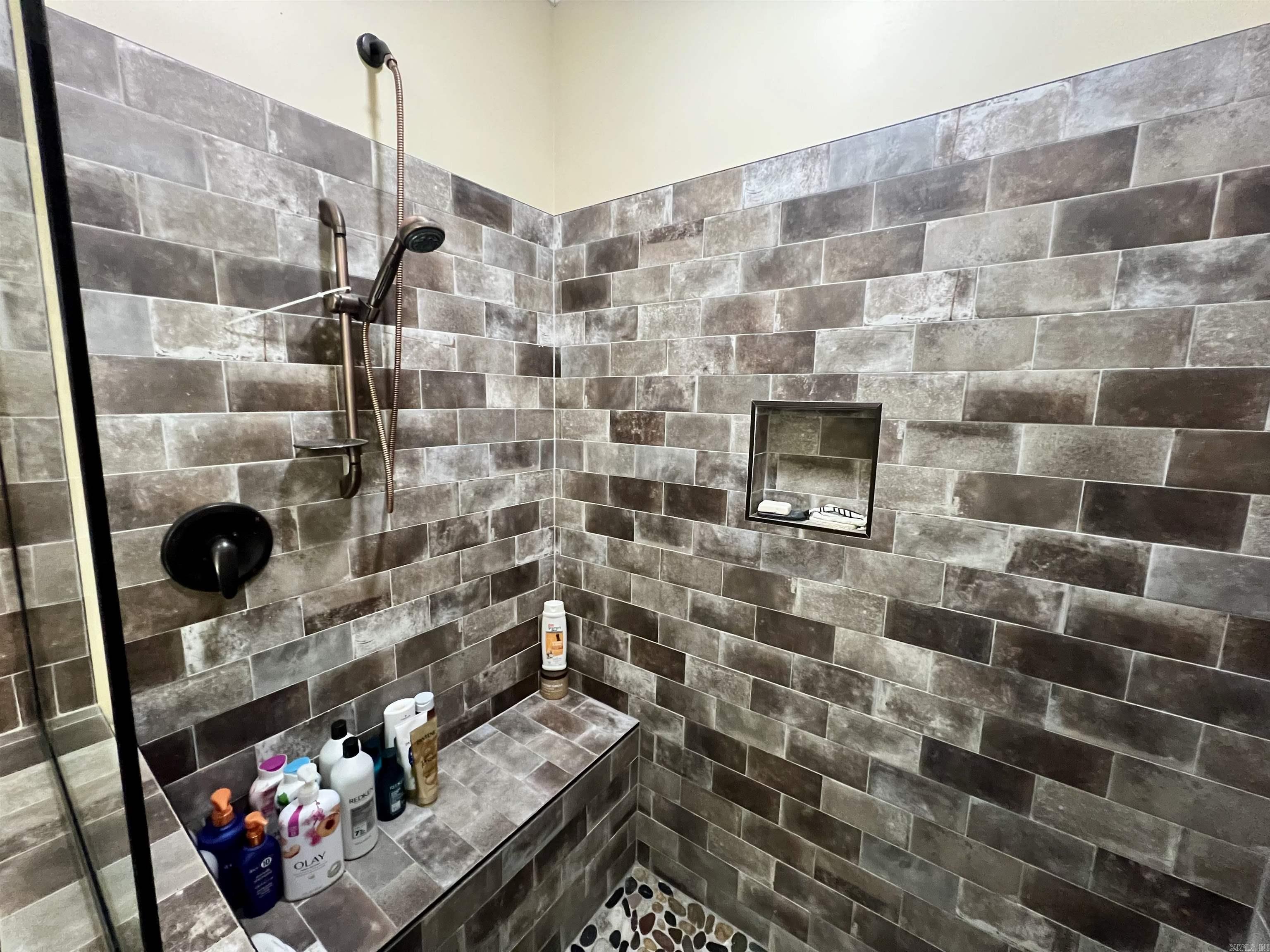 2172 Wiley's Cove Rd.  Leslie, AR