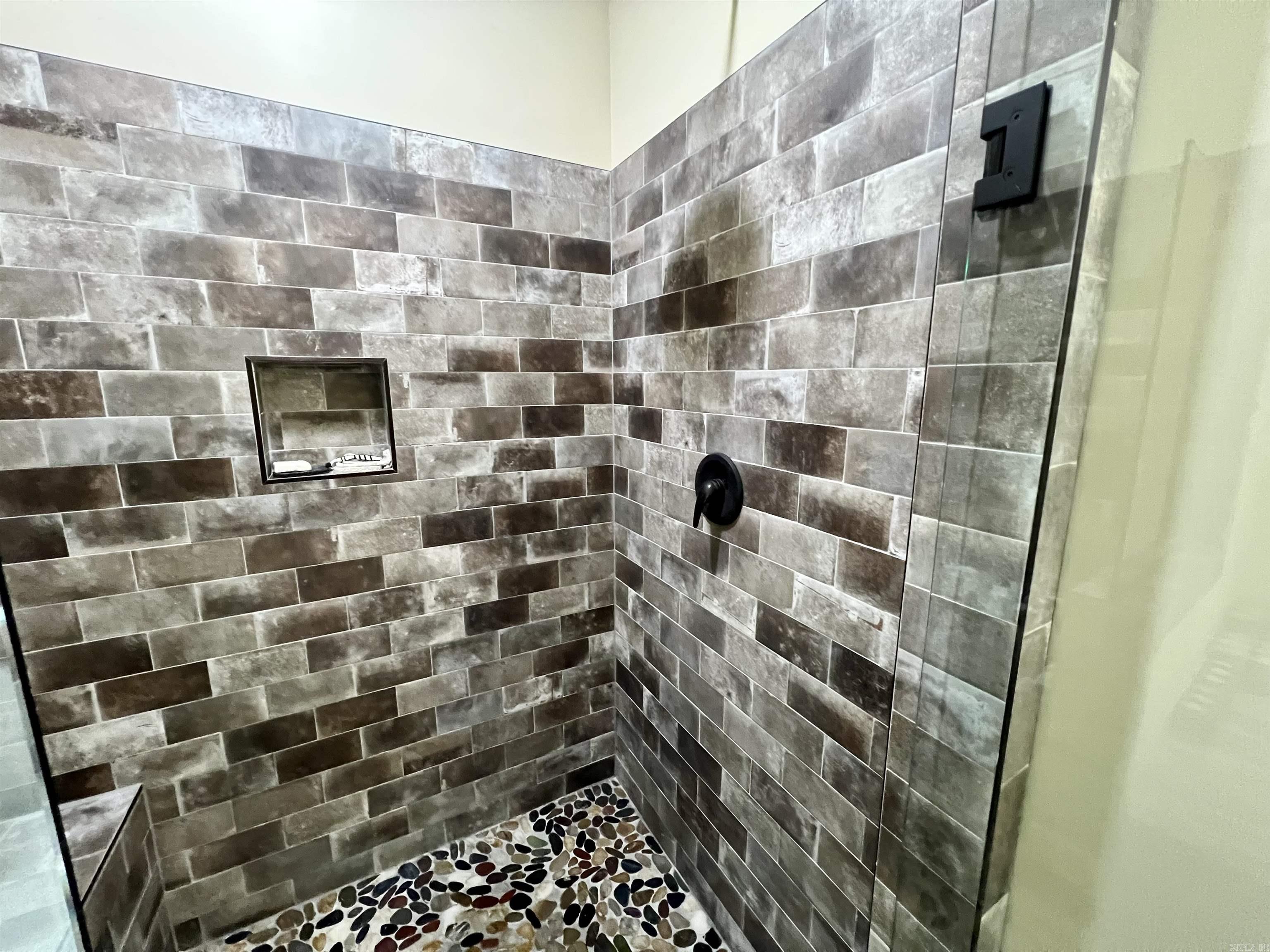 2172 Wiley's Cove Rd.  Leslie, AR