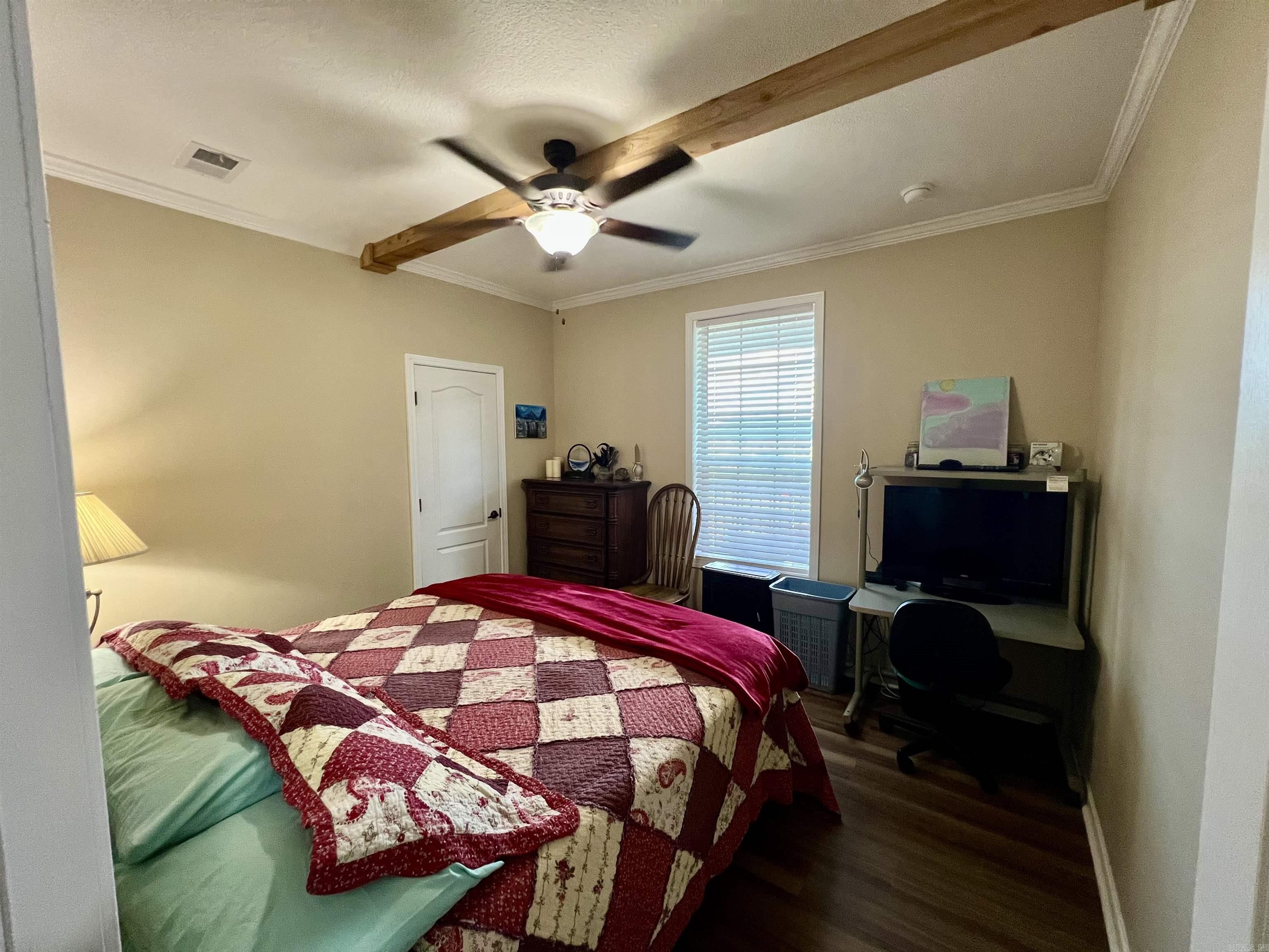 2172 Wiley's Cove Rd.  Leslie, AR
