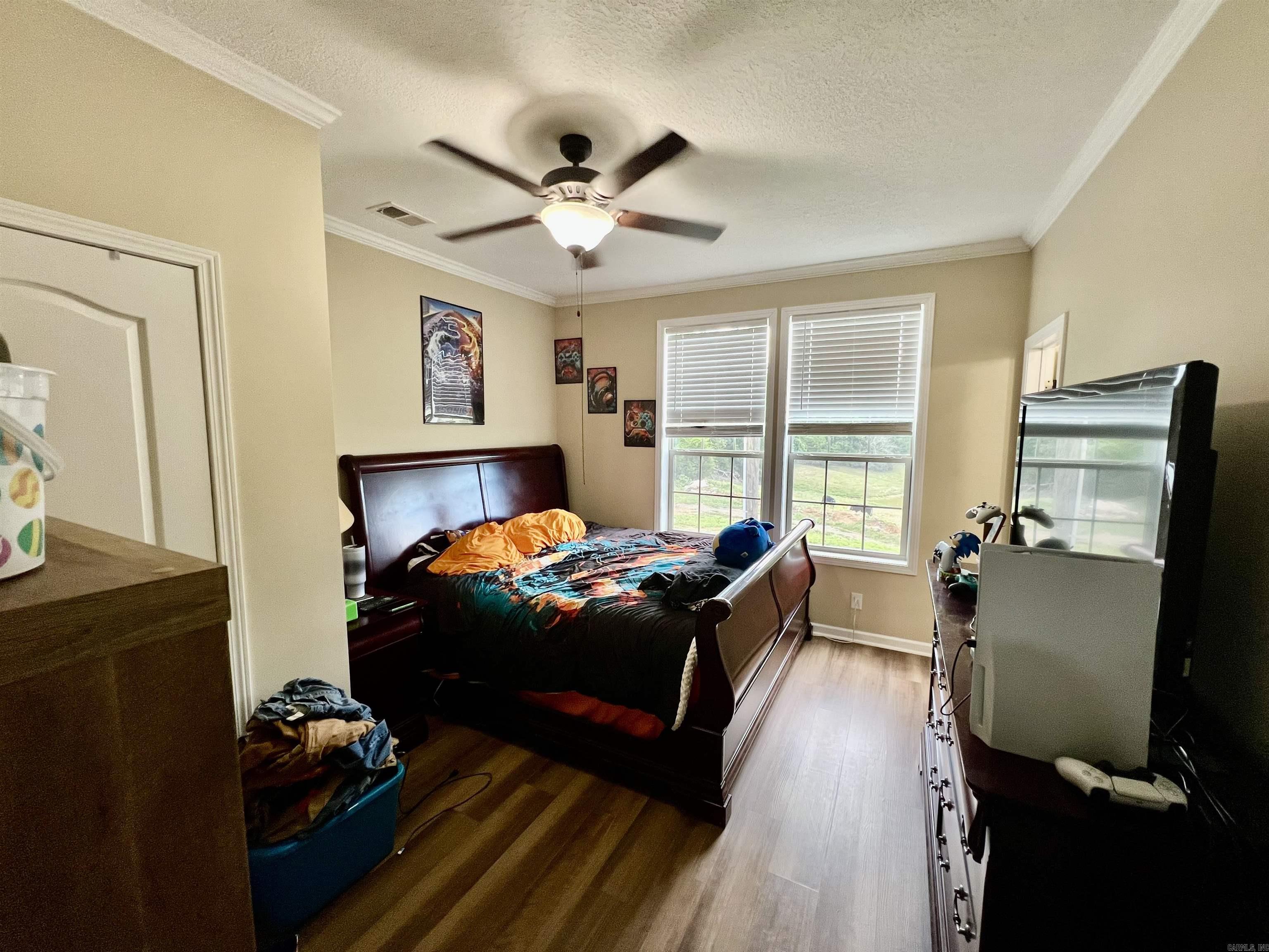 2172 Wiley's Cove Rd.  Leslie, AR