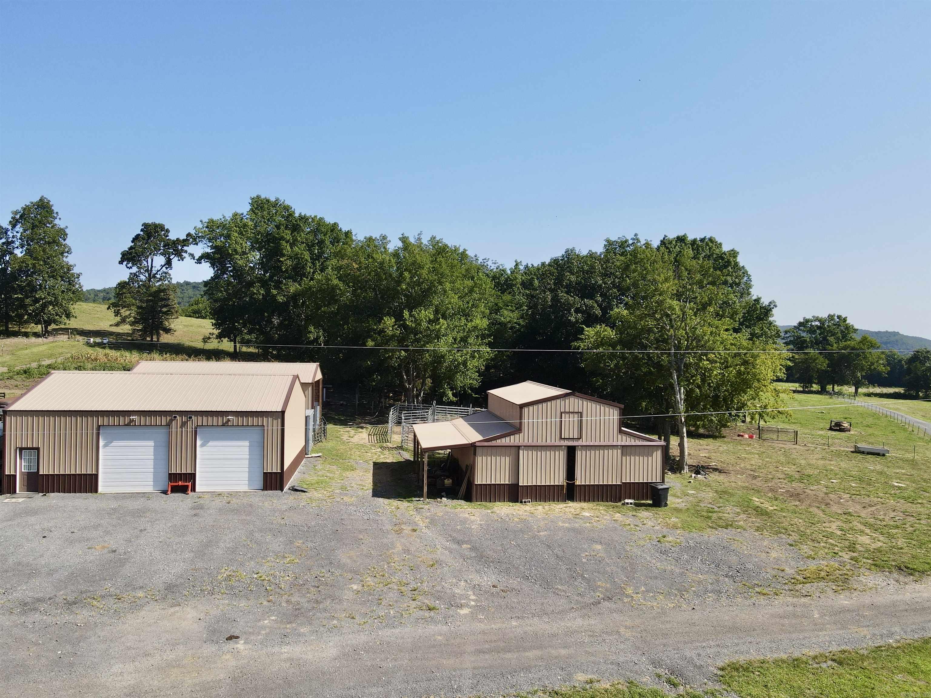 2172 Wiley's Cove Rd.  Leslie, AR