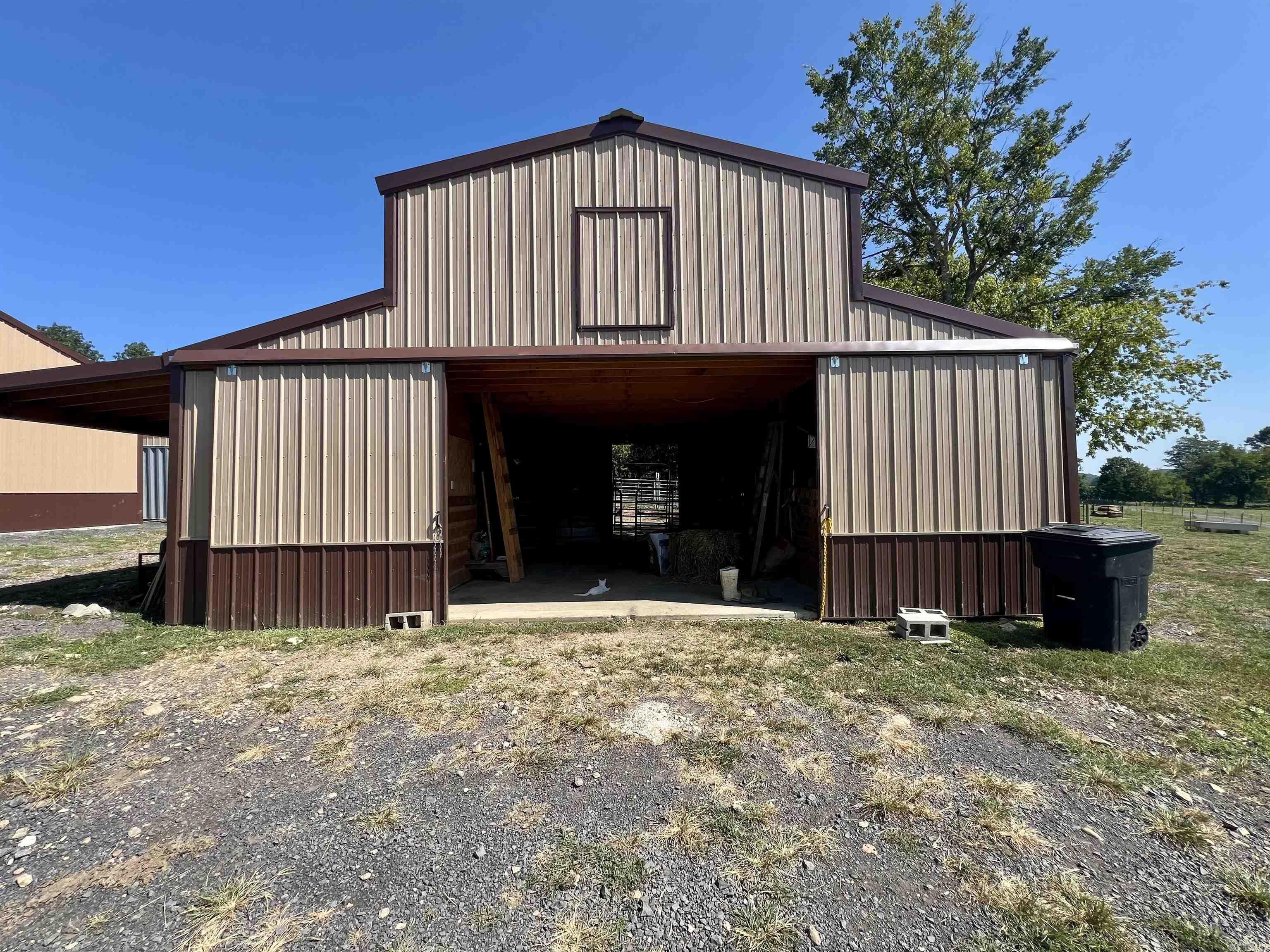 2172 Wiley's Cove Rd.  Leslie, AR