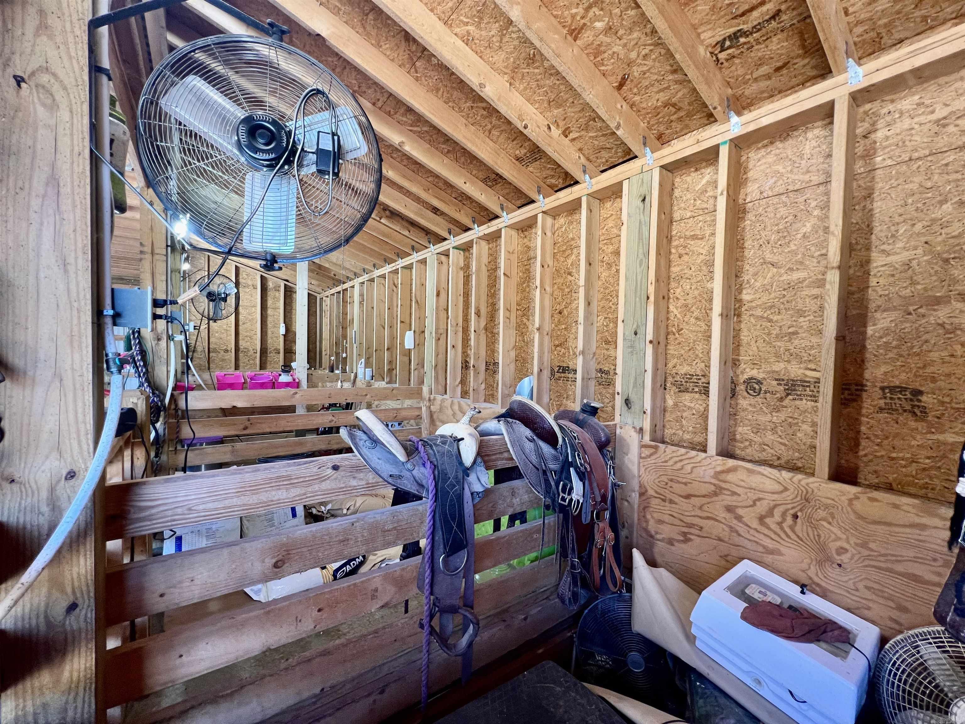 2172 Wiley's Cove Rd.  Leslie, AR