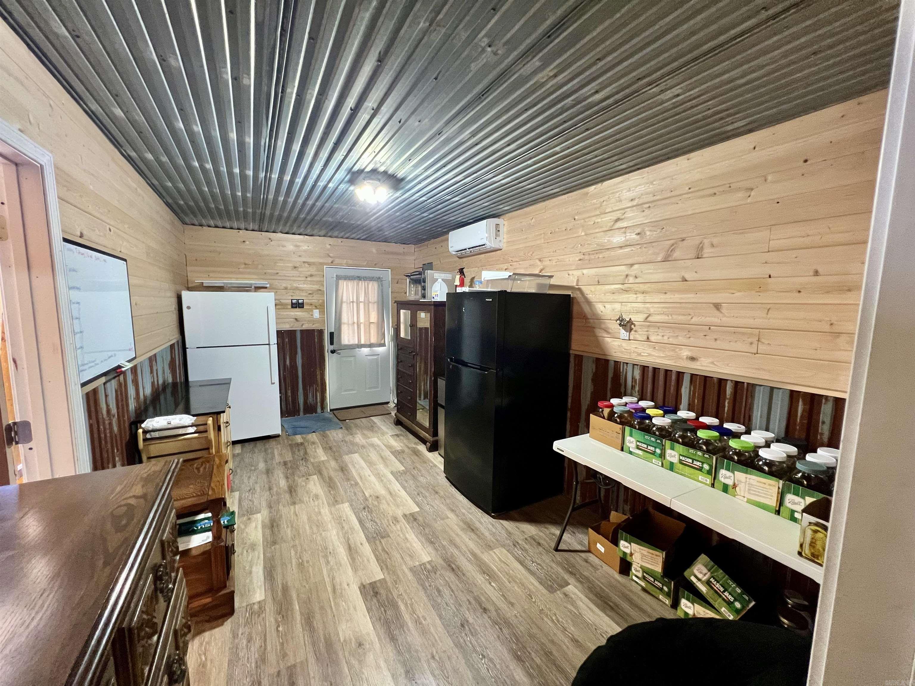 2172 Wiley's Cove Rd.  Leslie, AR