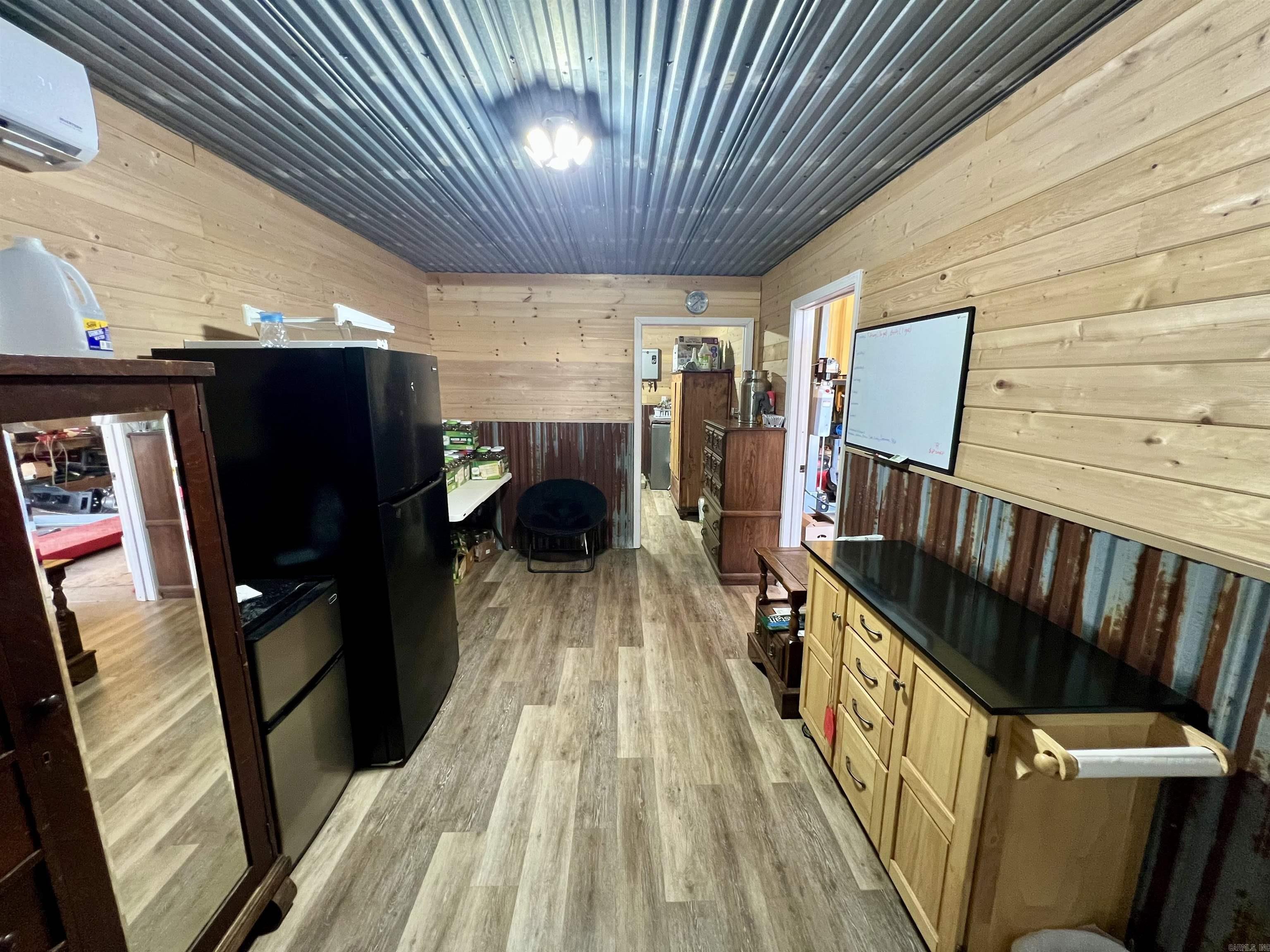 2172 Wiley's Cove Rd.  Leslie, AR