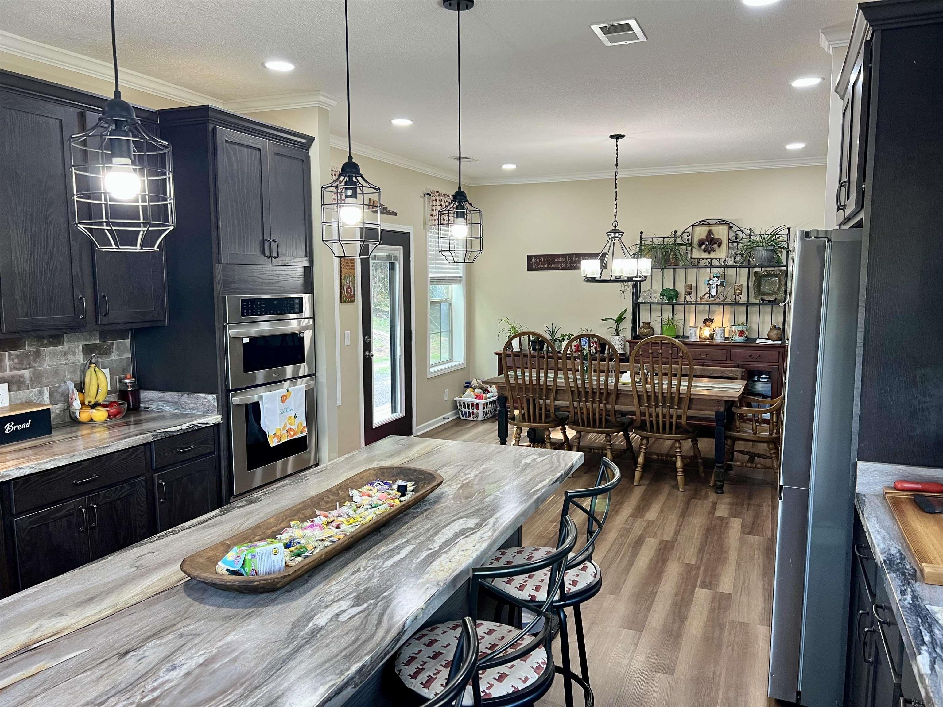 2172 Wiley's Cove Rd.  Leslie, AR