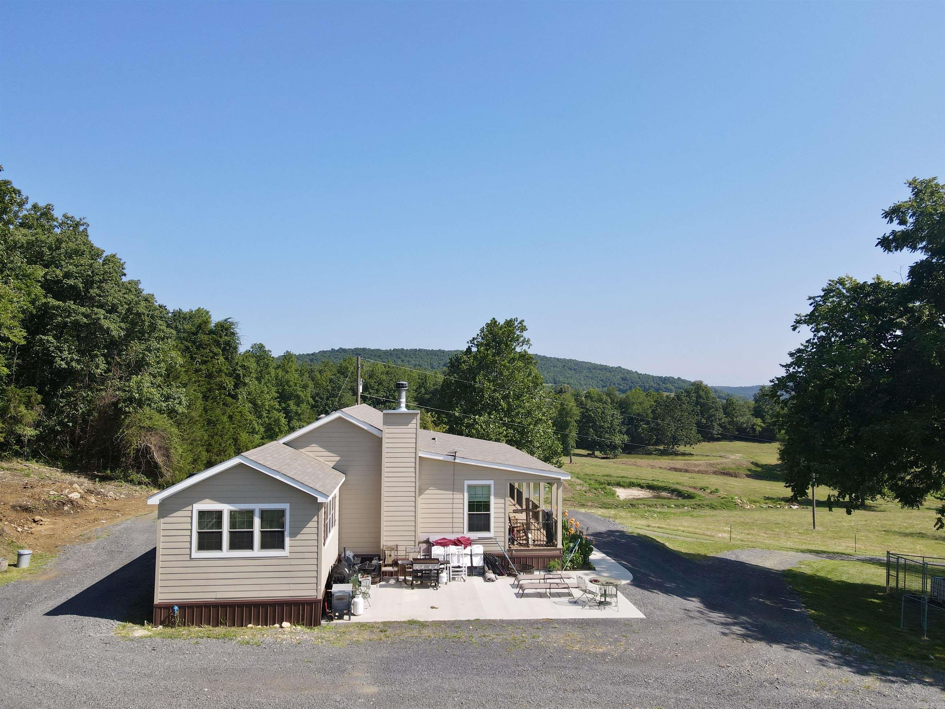 2172 Wiley's Cove Rd.  Leslie, AR