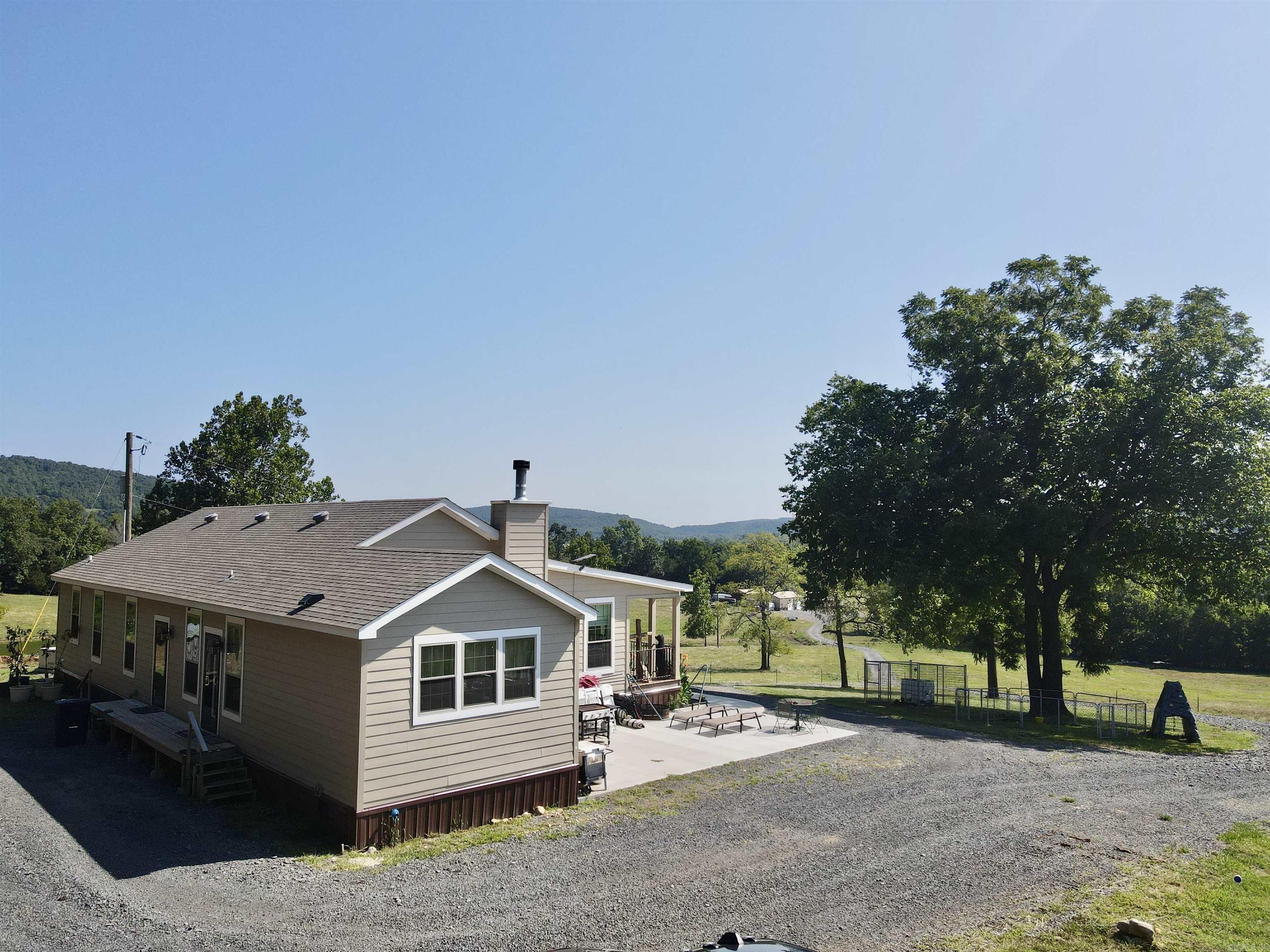 2172 Wiley's Cove Rd.  Leslie, AR