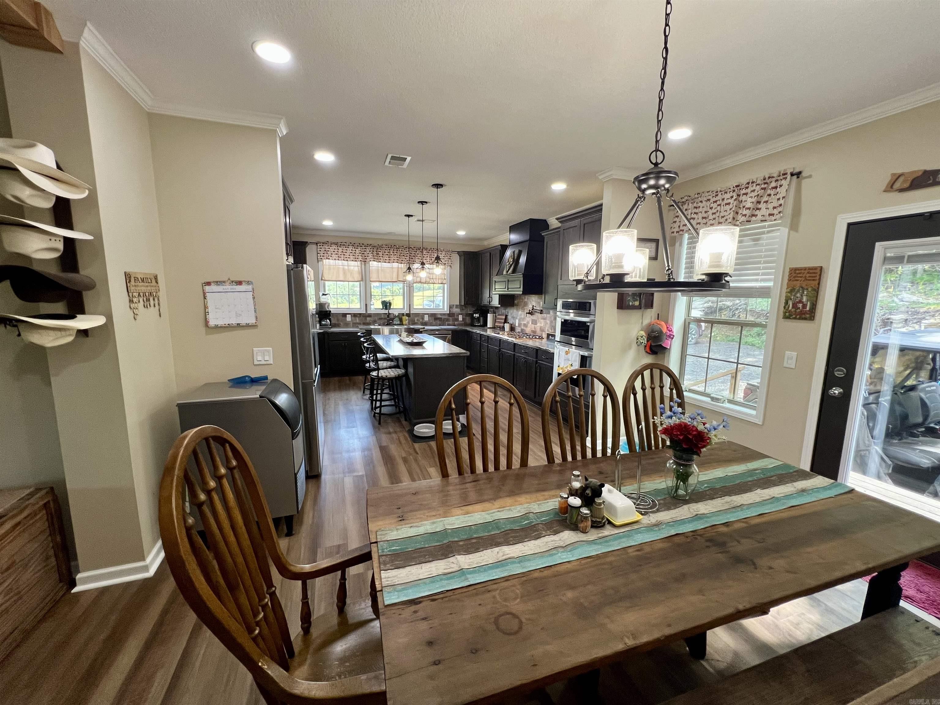 2172 Wiley's Cove Rd.  Leslie, AR