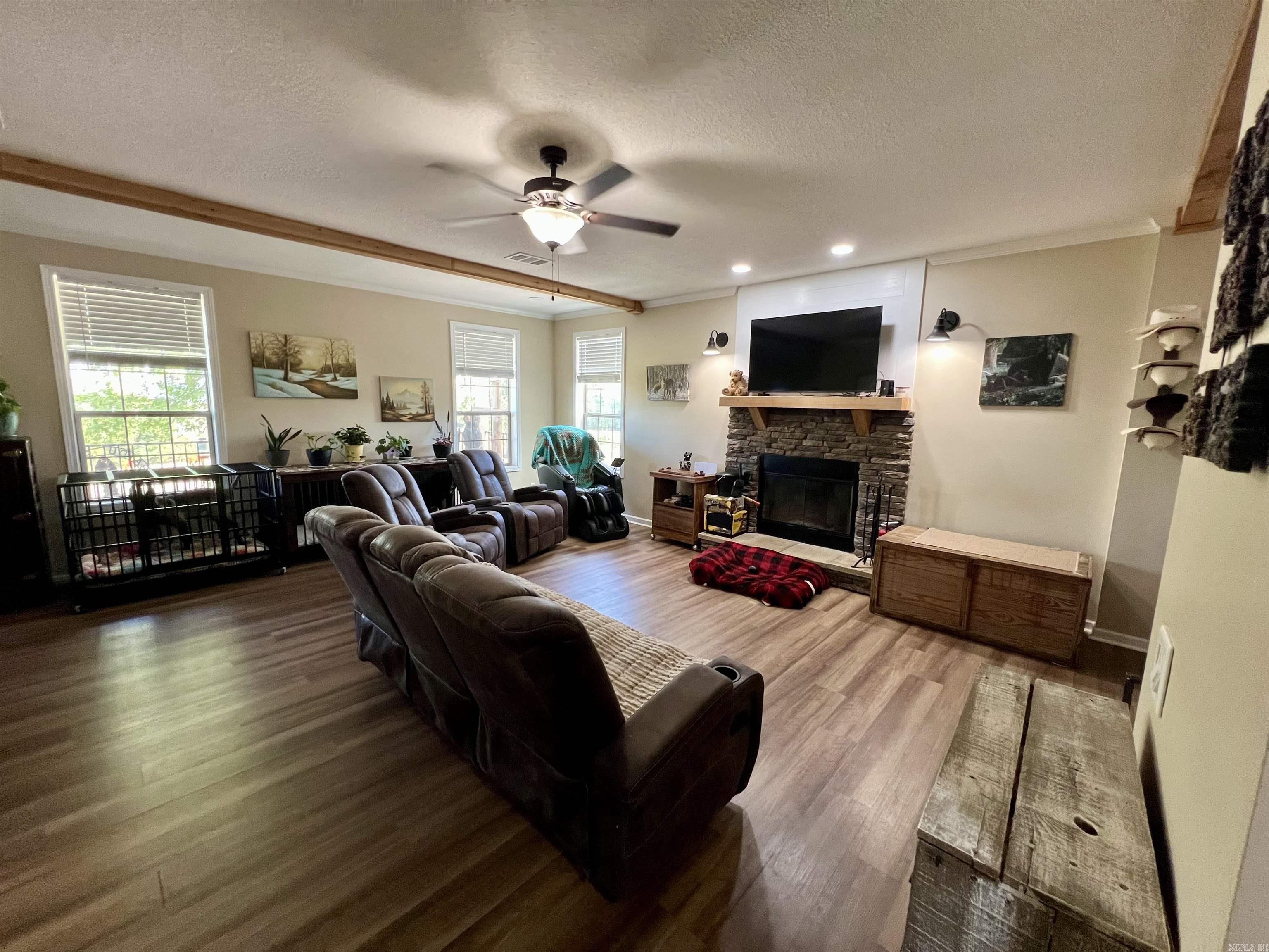 2172 Wiley's Cove Rd.  Leslie, AR