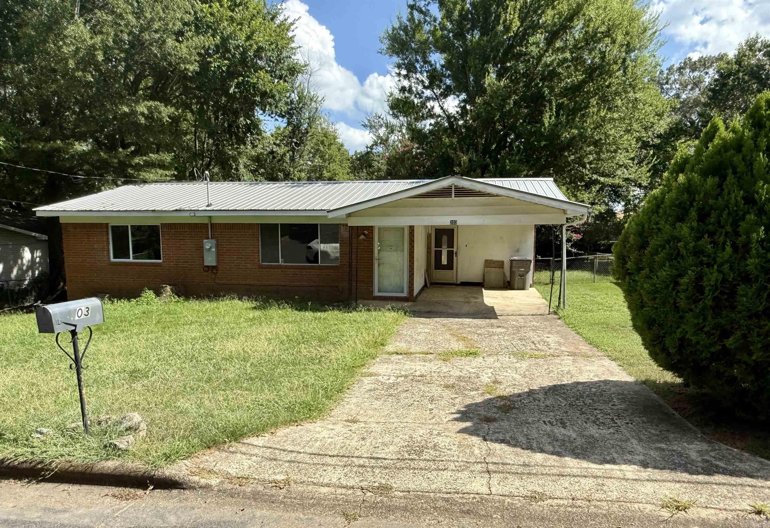 203 Lary  Hot Springs, AR