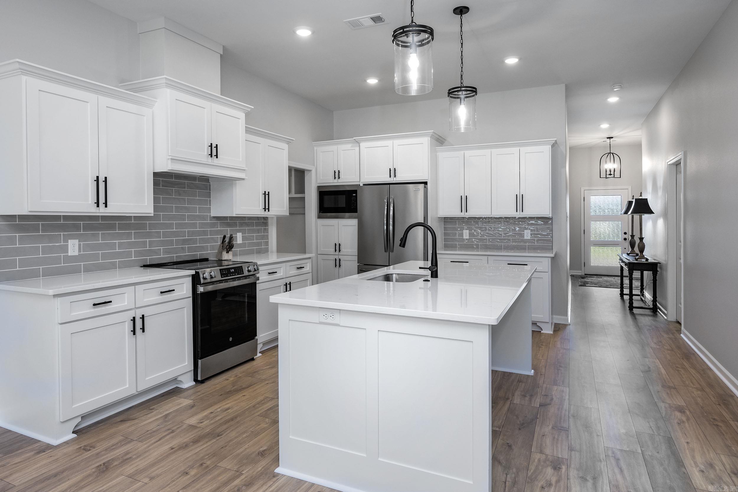 6037 Midway  Alexander, AR
