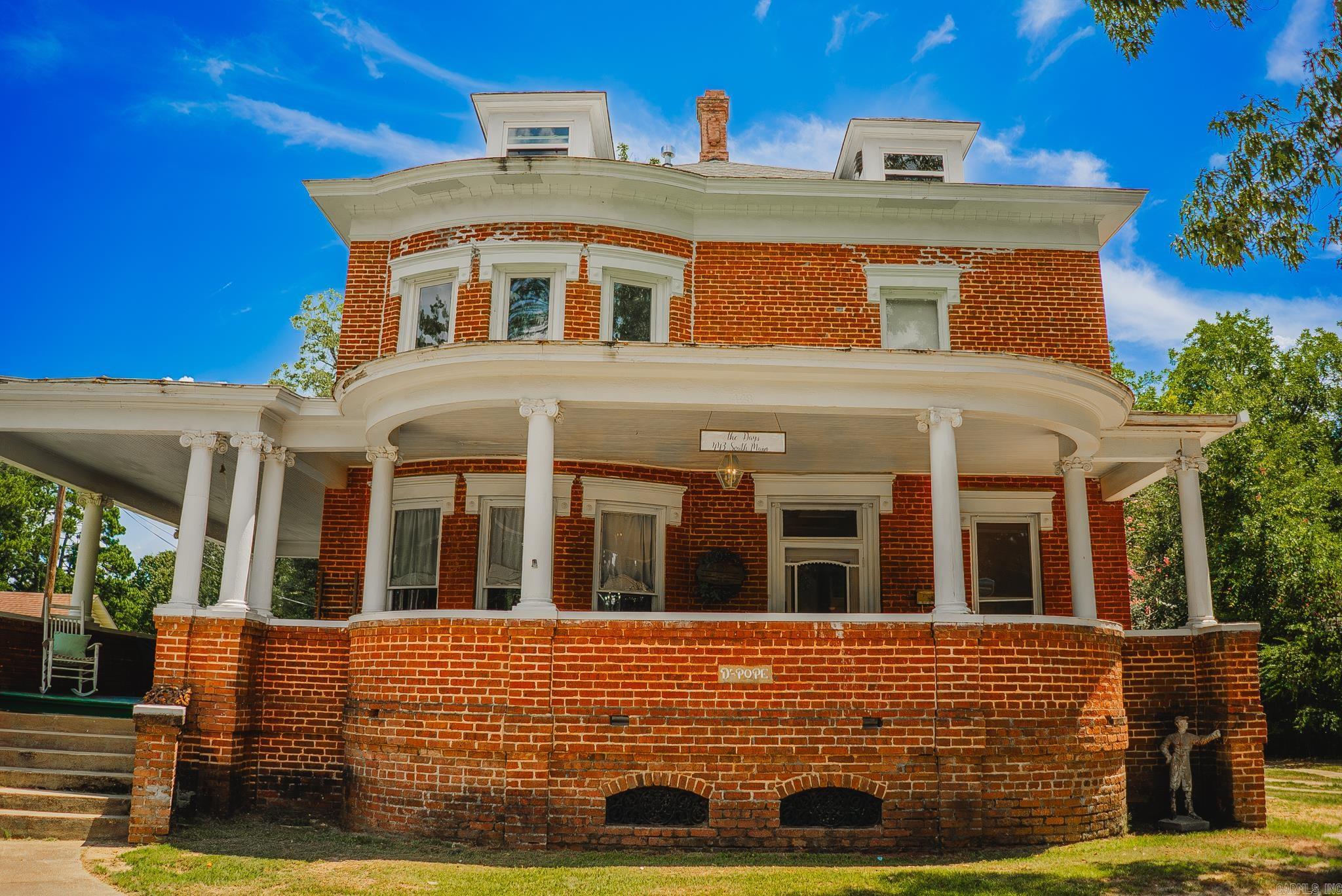 443 S Main  Monticello, AR