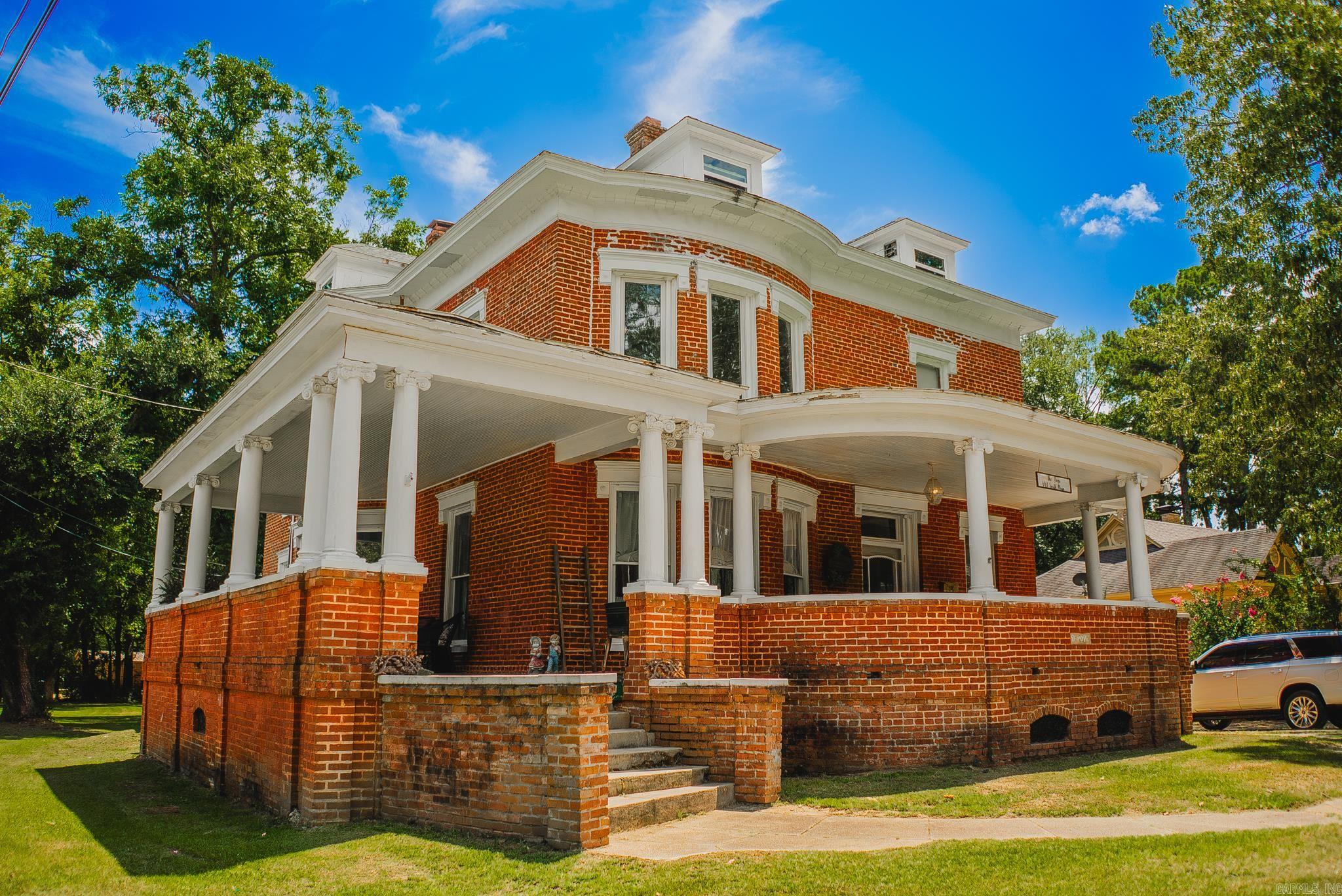443 S Main  Monticello, AR
