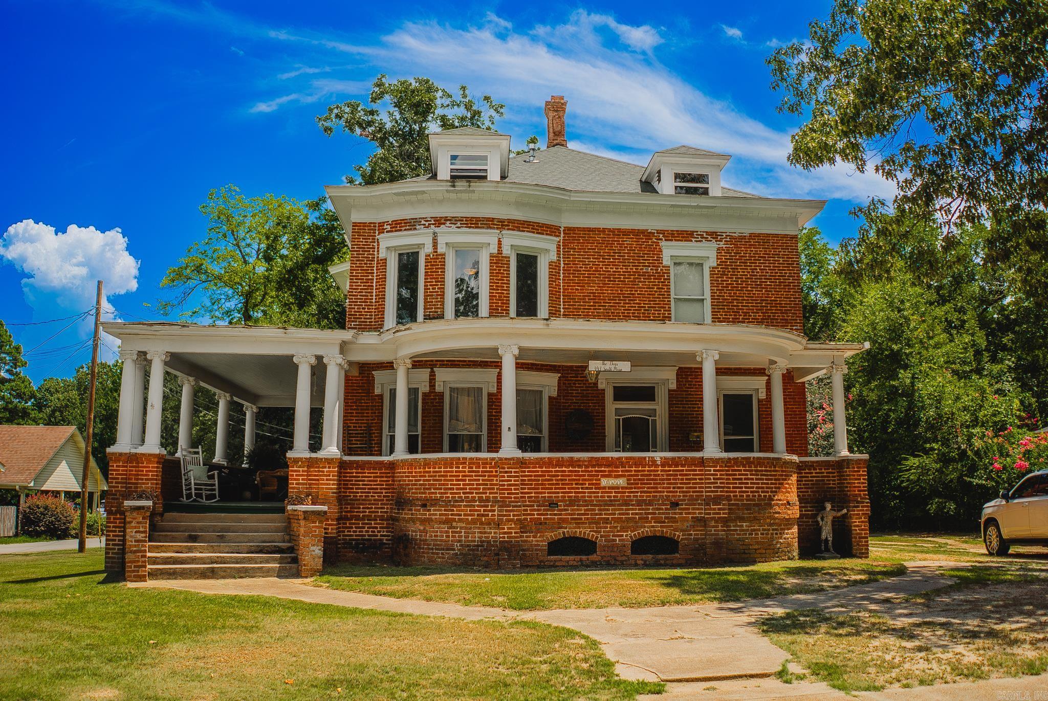 443 S Main  Monticello, AR