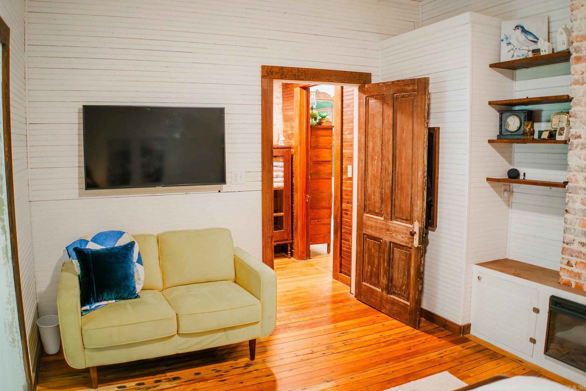 443 S Main  Monticello, AR