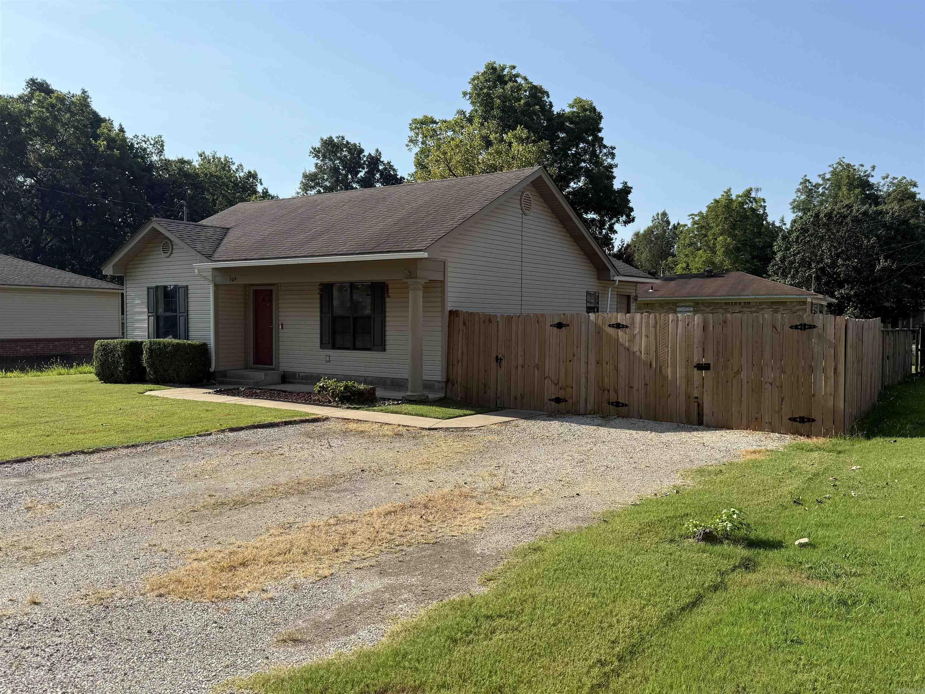 509 Mead  Lake City, AR