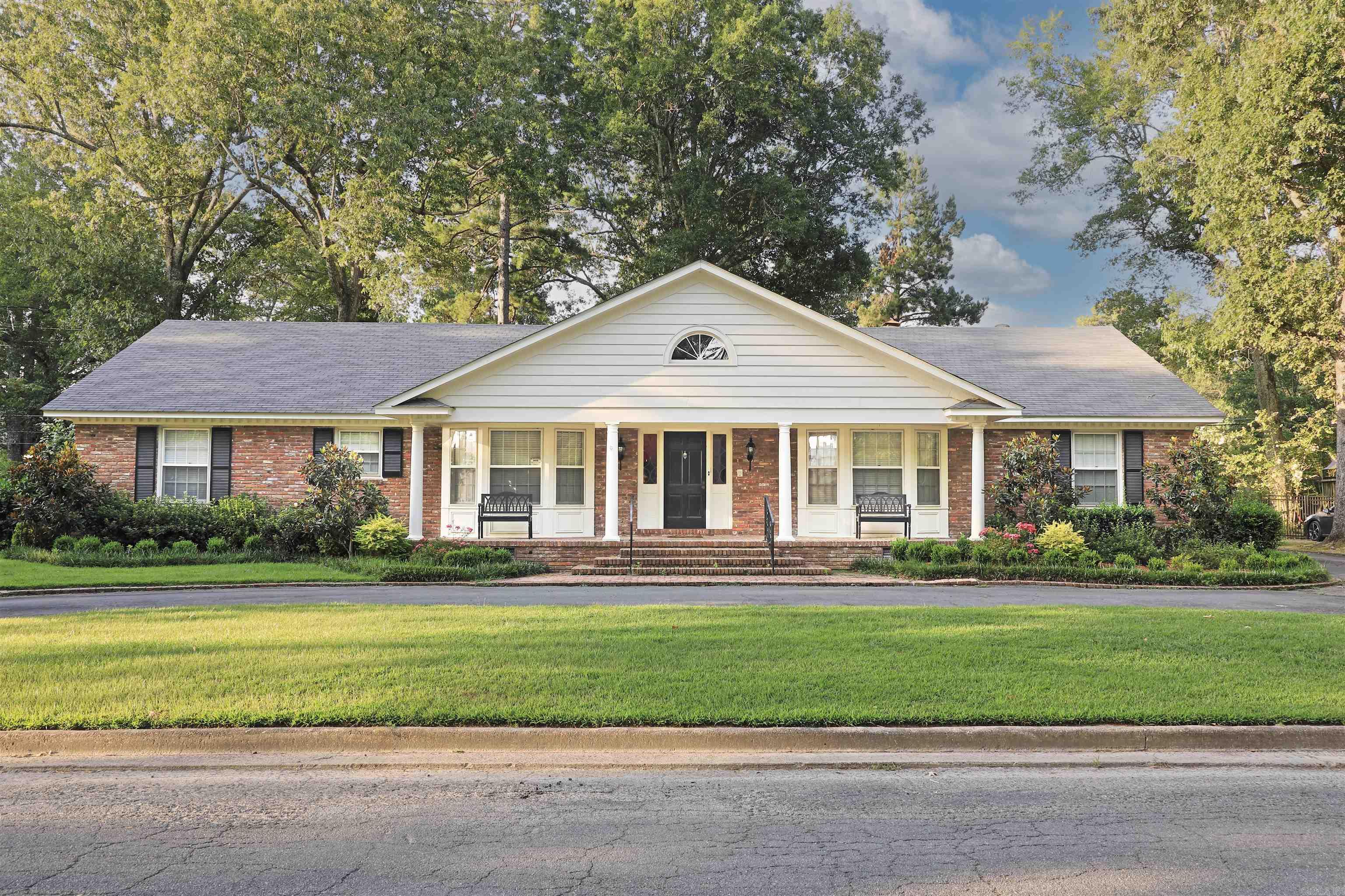 13 Jefferson  Pine Bluff, AR
