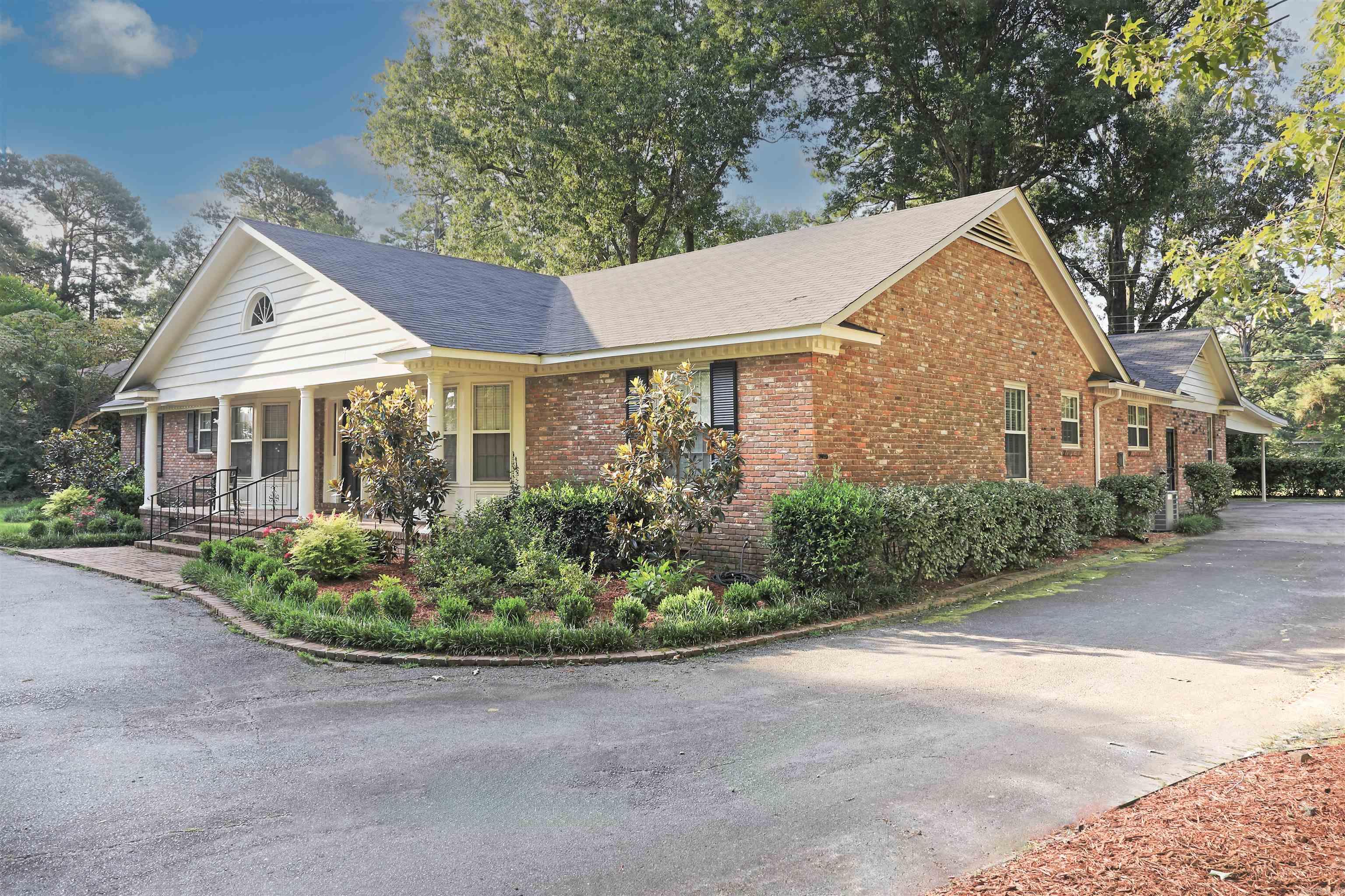 13 Jefferson  Pine Bluff, AR