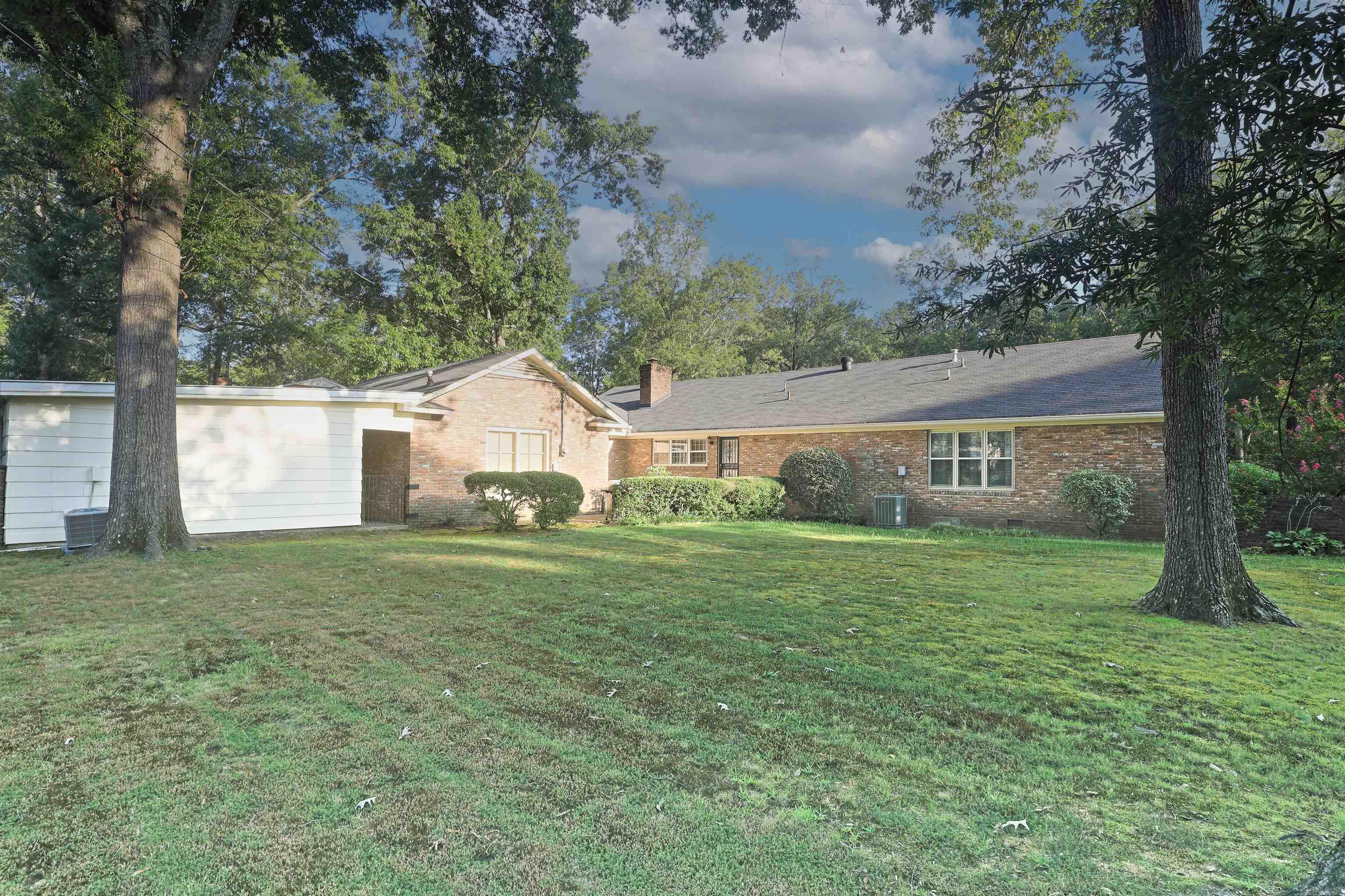 13 Jefferson  Pine Bluff, AR