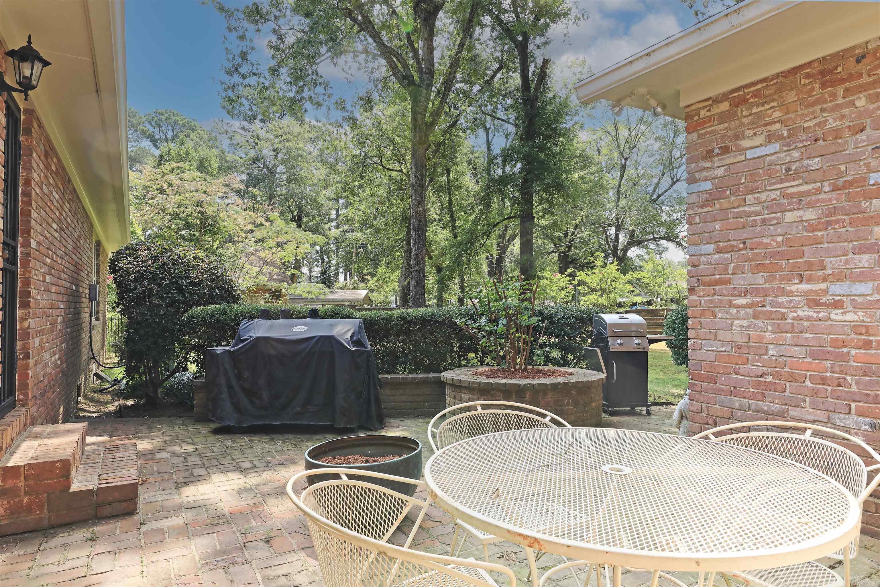 13 Jefferson  Pine Bluff, AR