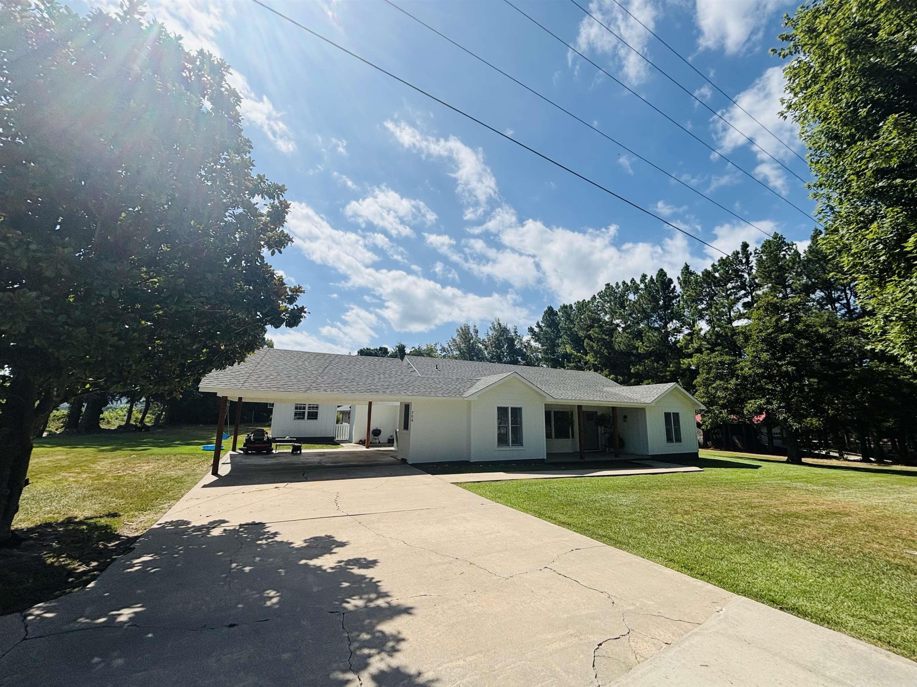 706 N 333  Marshall, AR