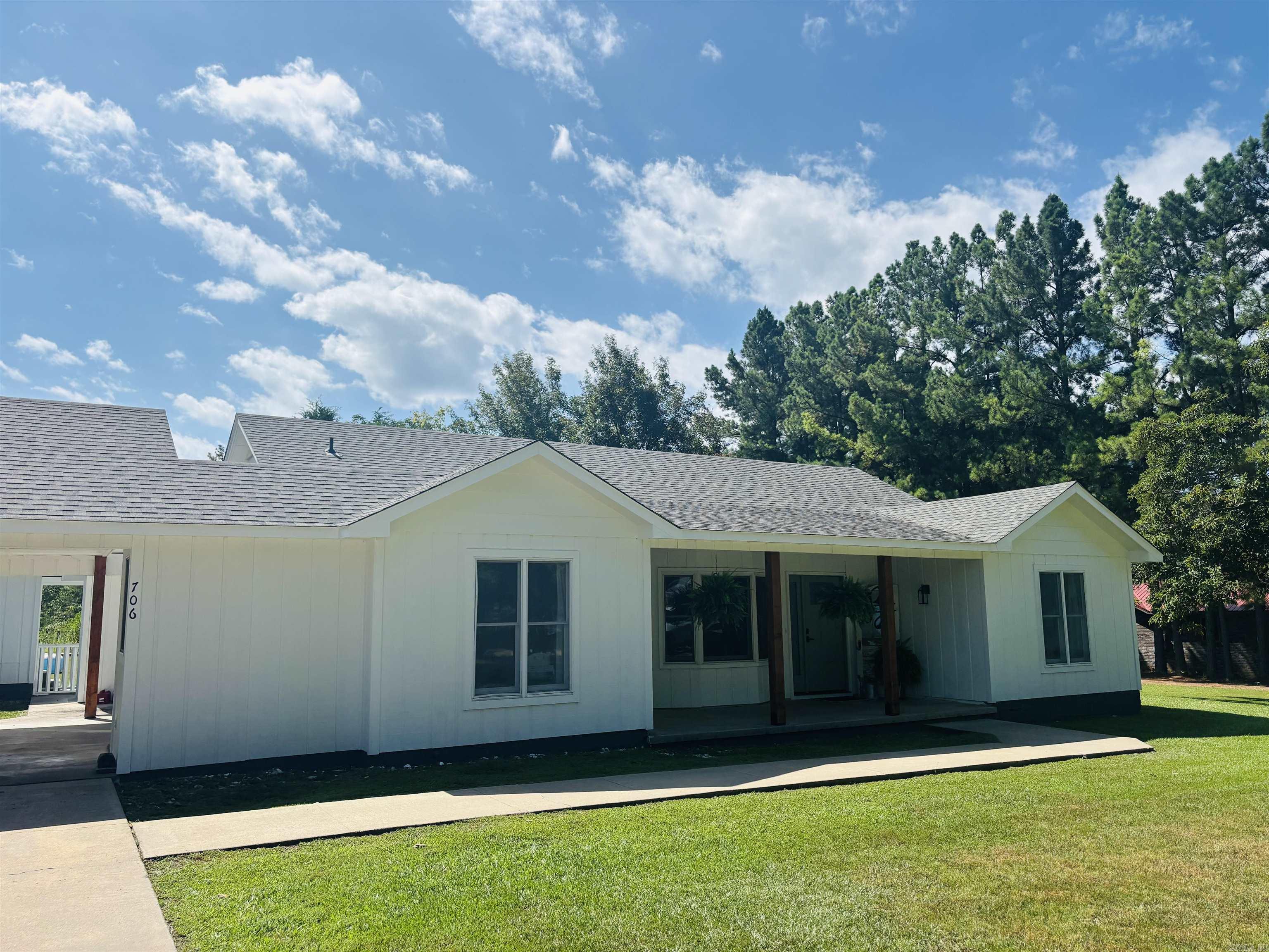 706 N 333  Marshall, AR
