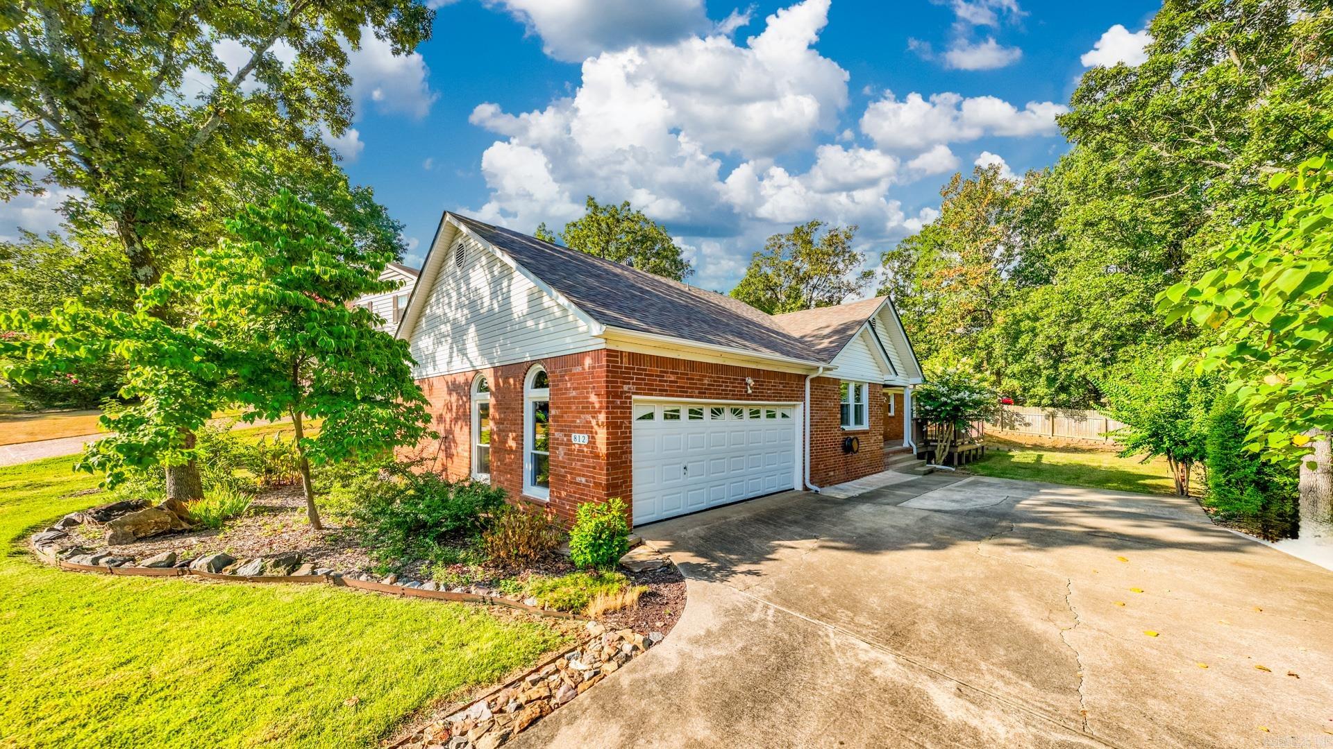 812 N Shackleford Road
