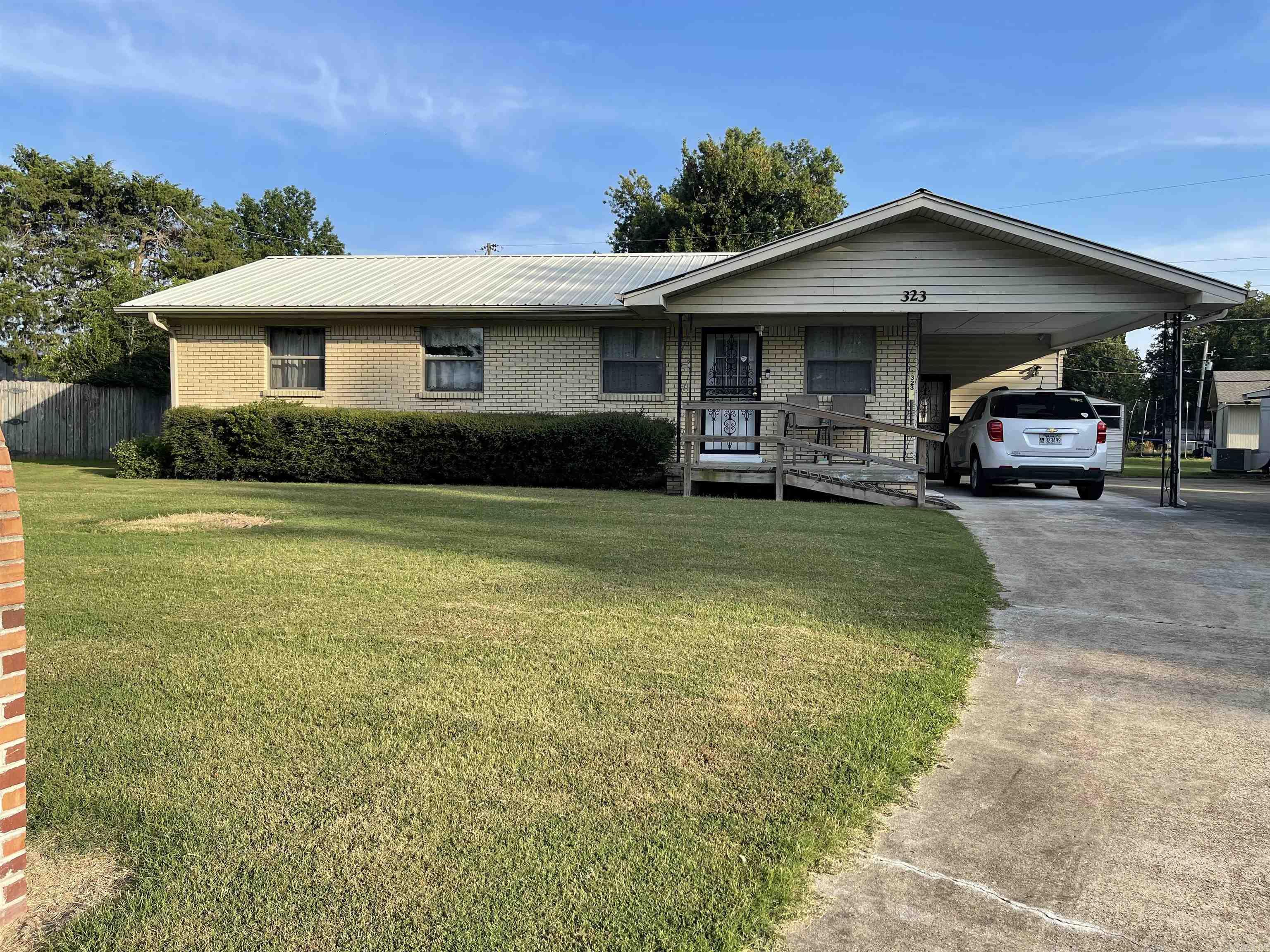 323 Clifton Dr
