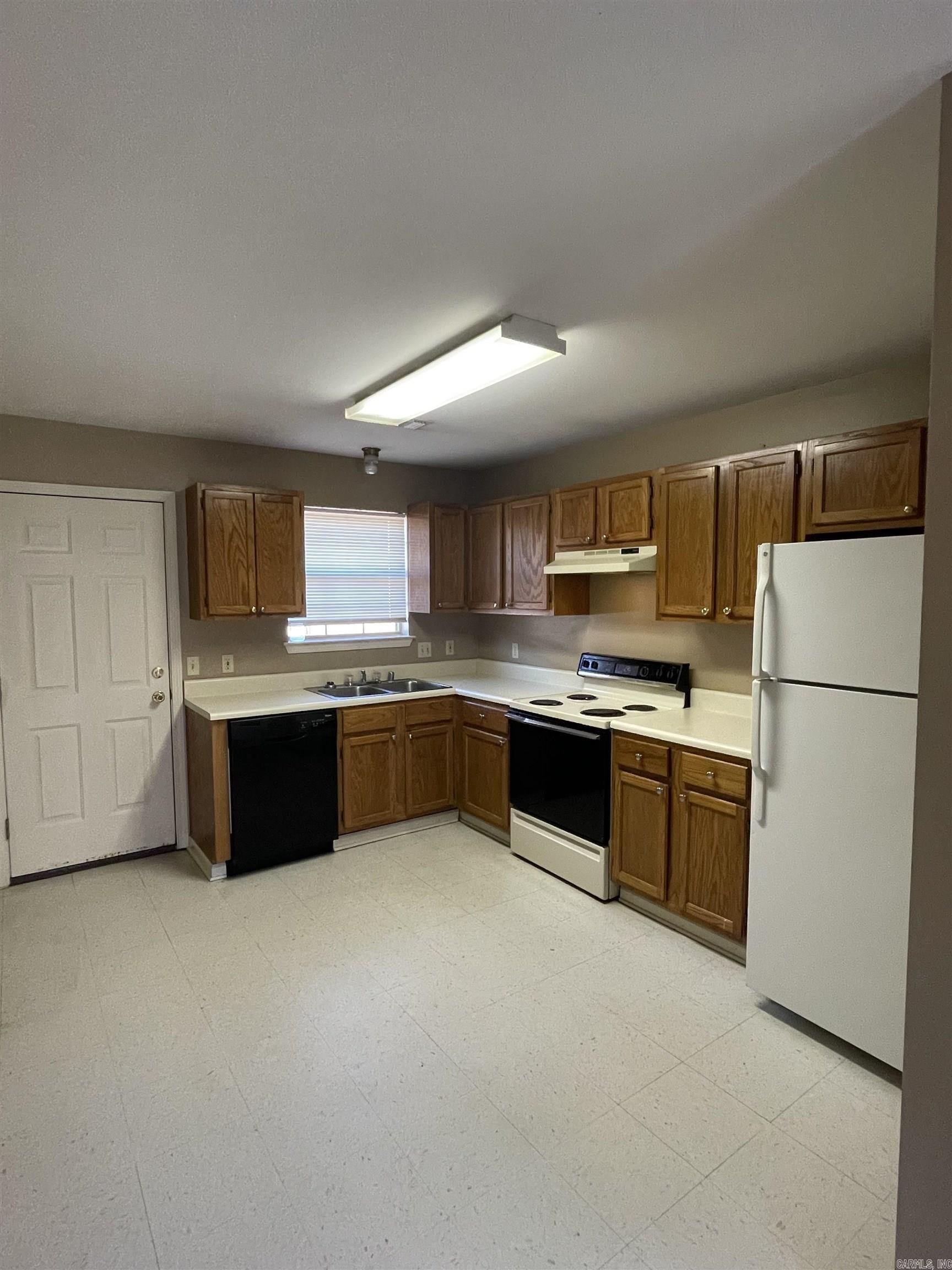 215 S Ash Street Conway, AR 72034
