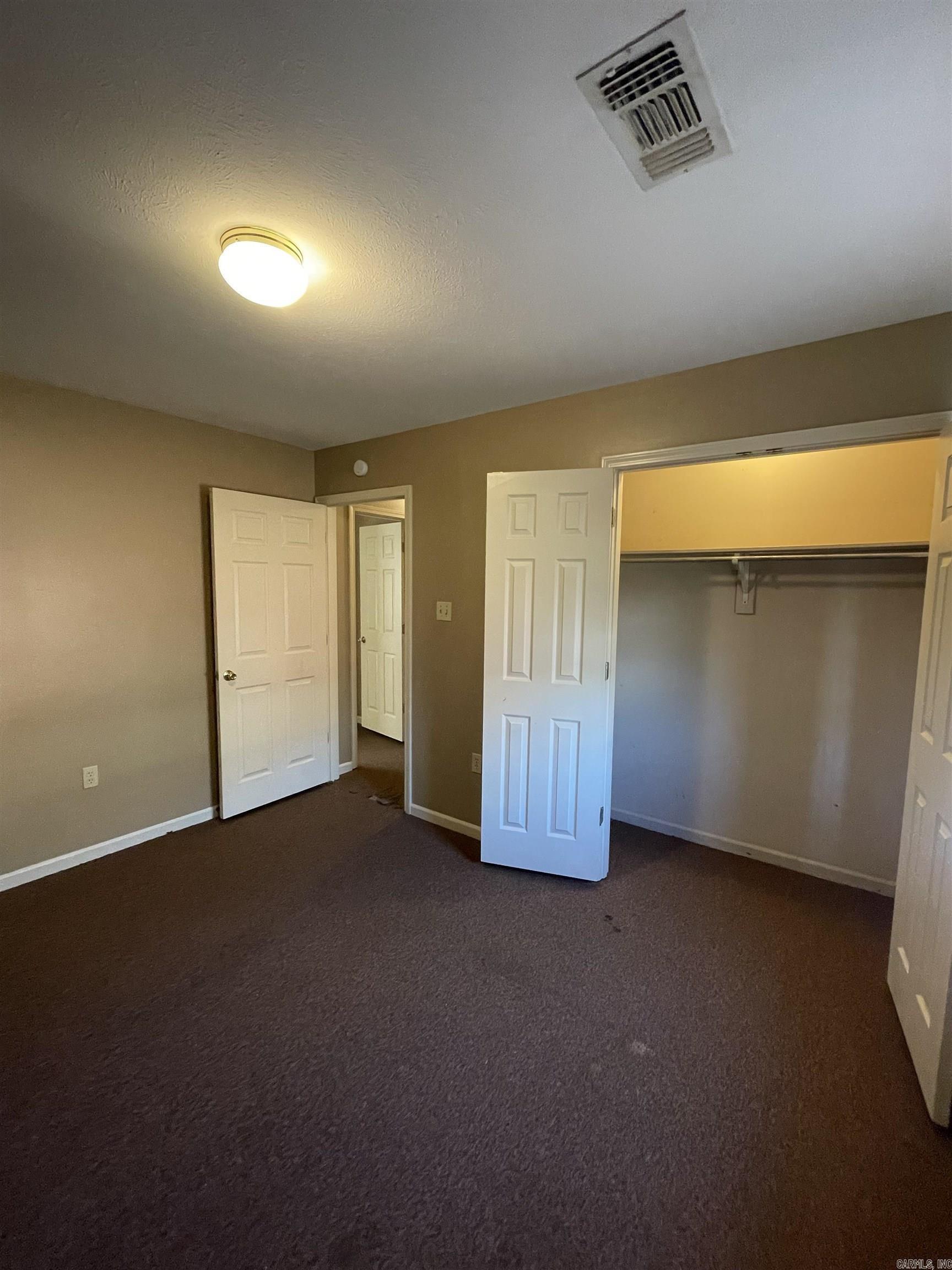 215 S Ash Street Conway, AR 72034