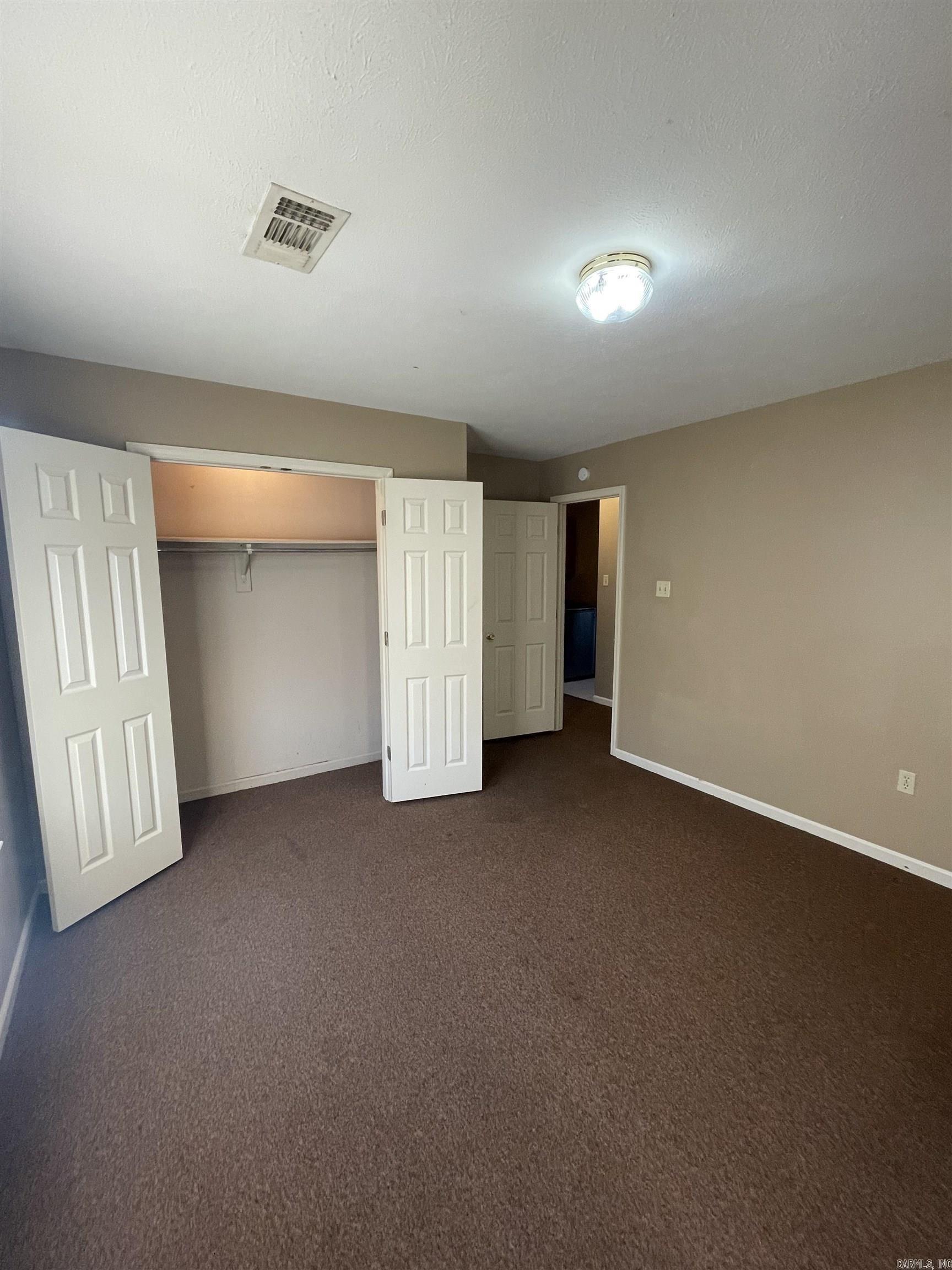 215 S Ash Street Conway, AR 72034