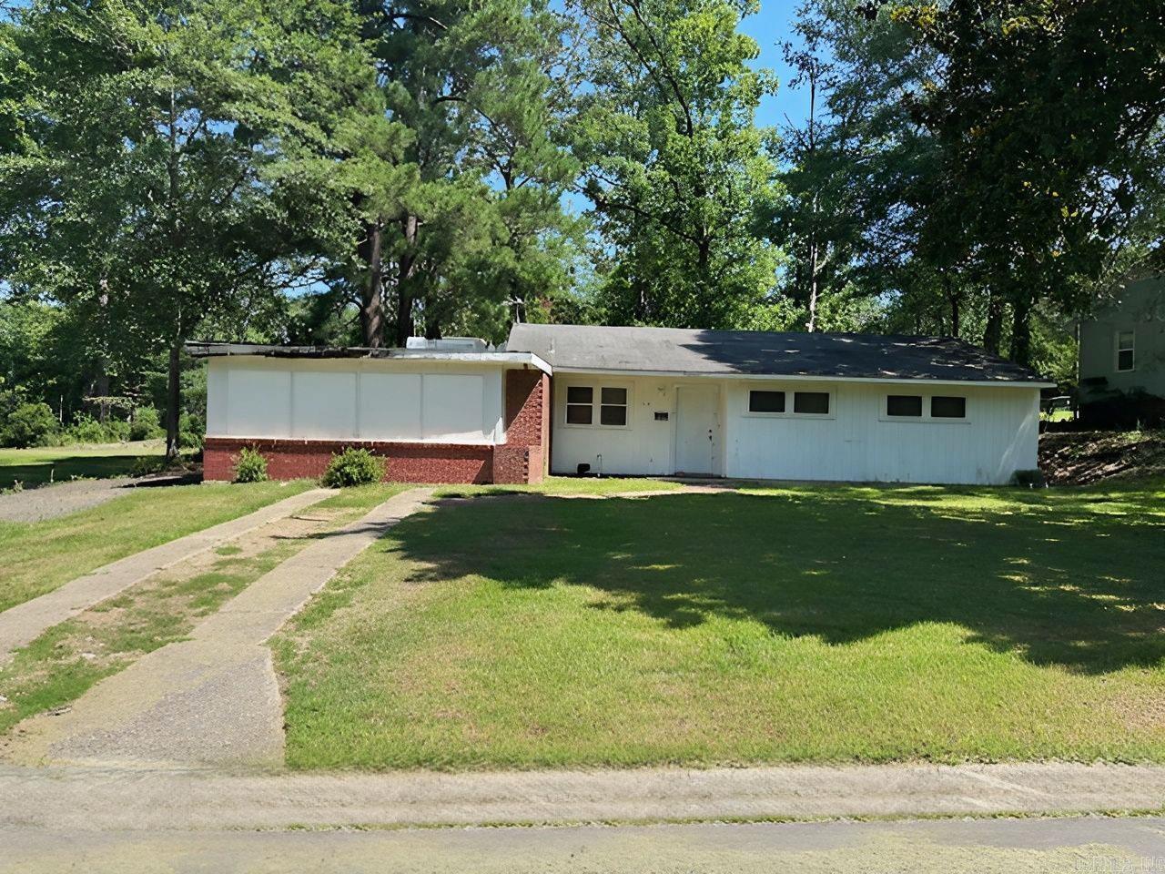1114 W 4th Street El Dorado, AR 71730