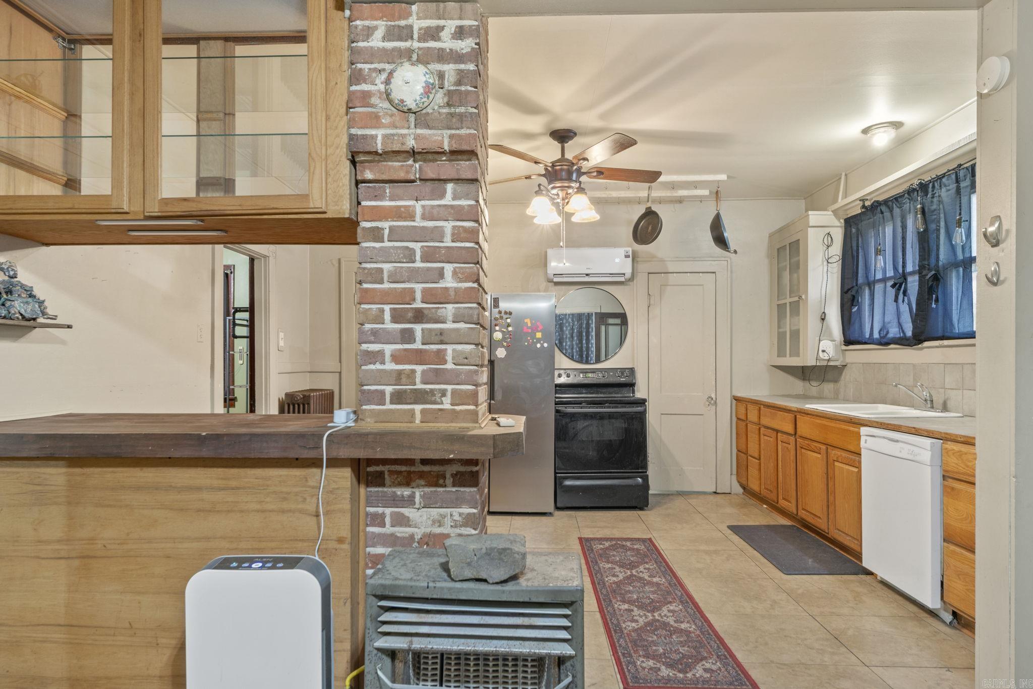 1103 W 51st North Little Rock, AR 72116