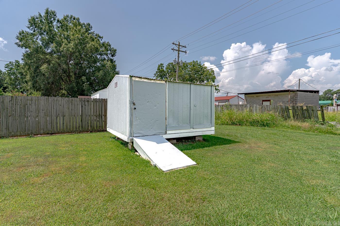 1011 Graceland Dr  Newport, AR