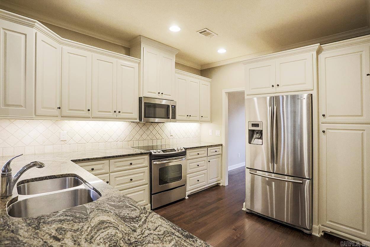 14 Longleaf Cove Little Rock, AR 72223
