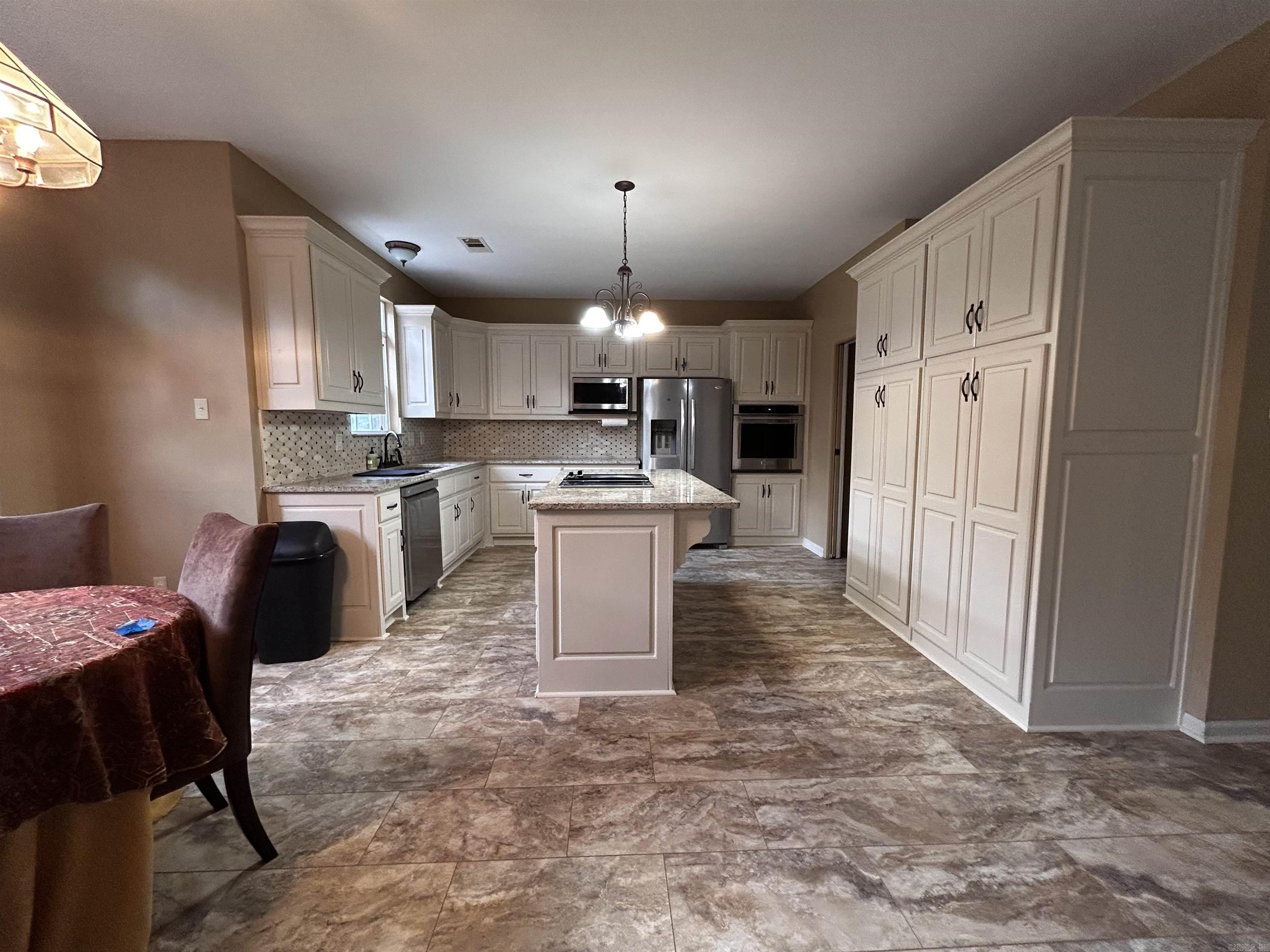 28 Shenandoah Way  Cabot, AR