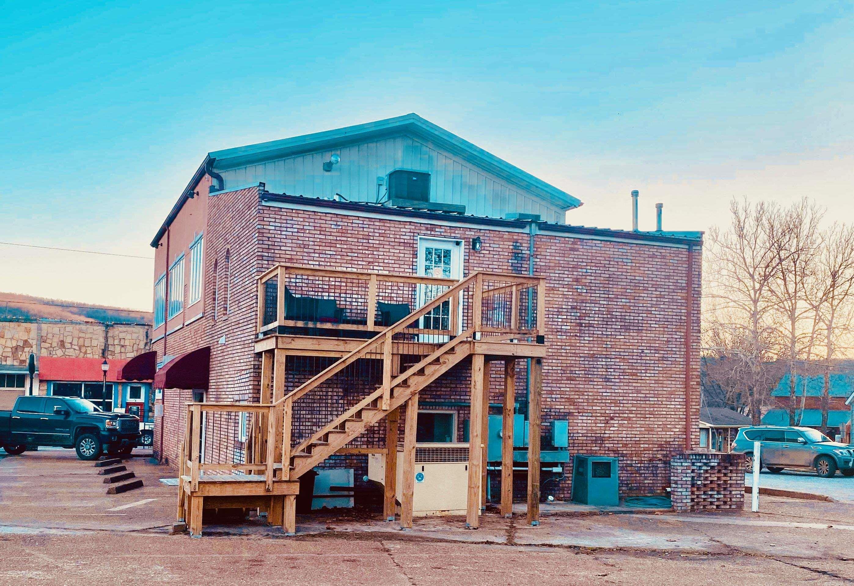 301 W Main Street  Mountain View, AR