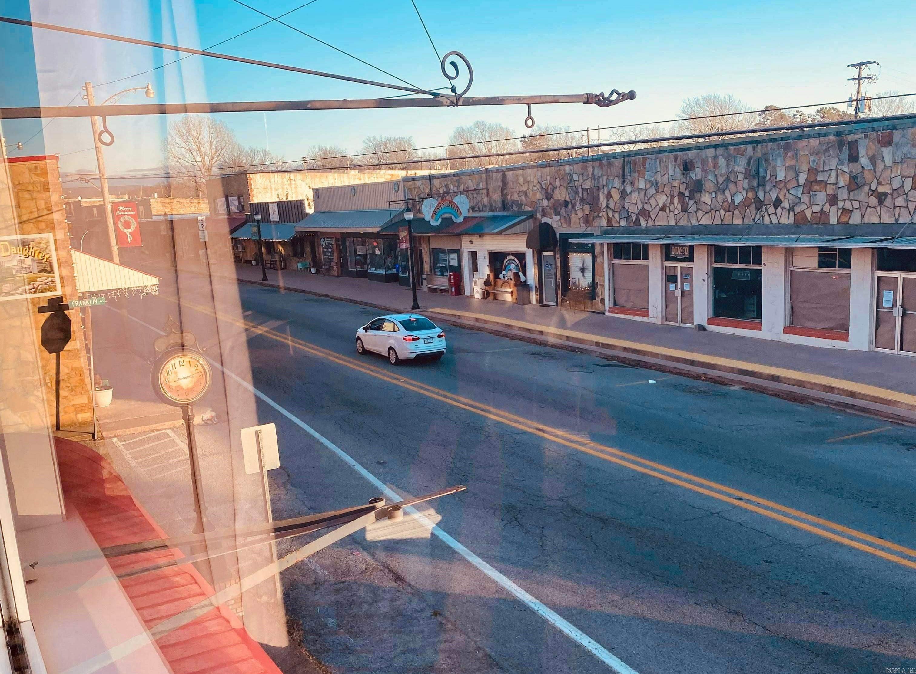 301 W Main Street  Mountain View, AR