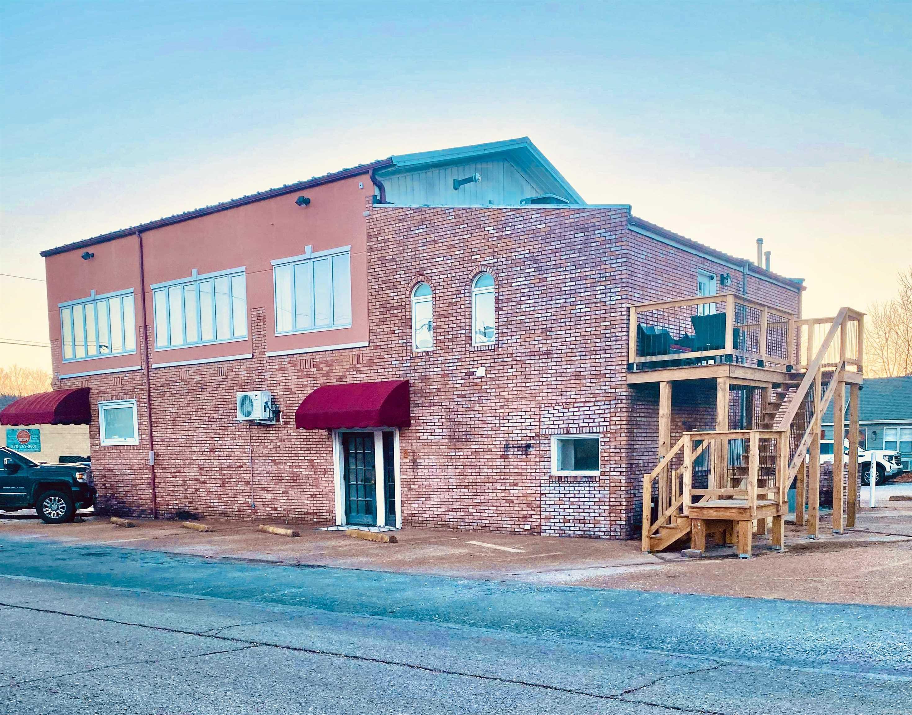 301 W Main Street  Mountain View, AR