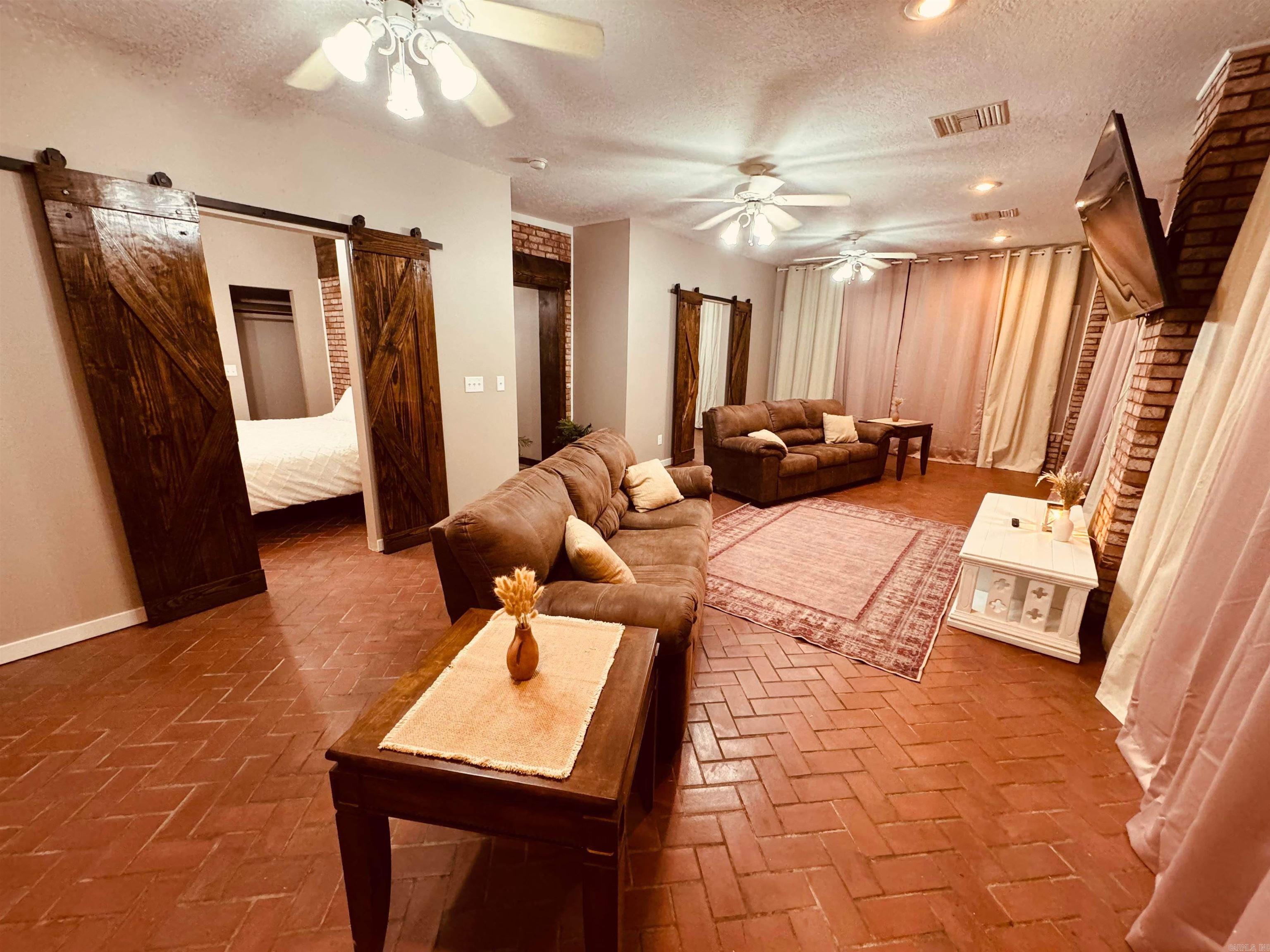 301 W Main Street  Mountain View, AR