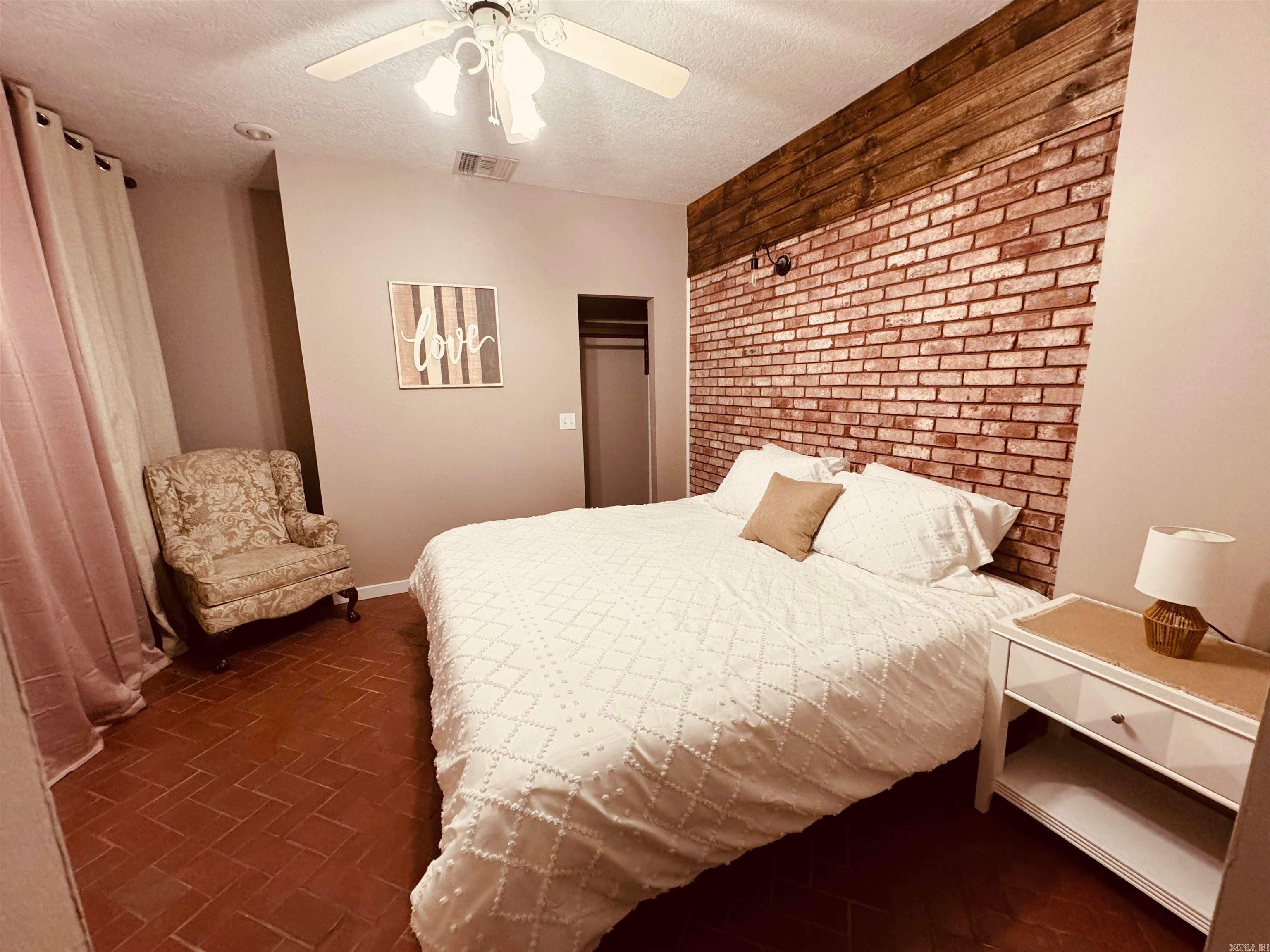 301 W Main Street  Mountain View, AR