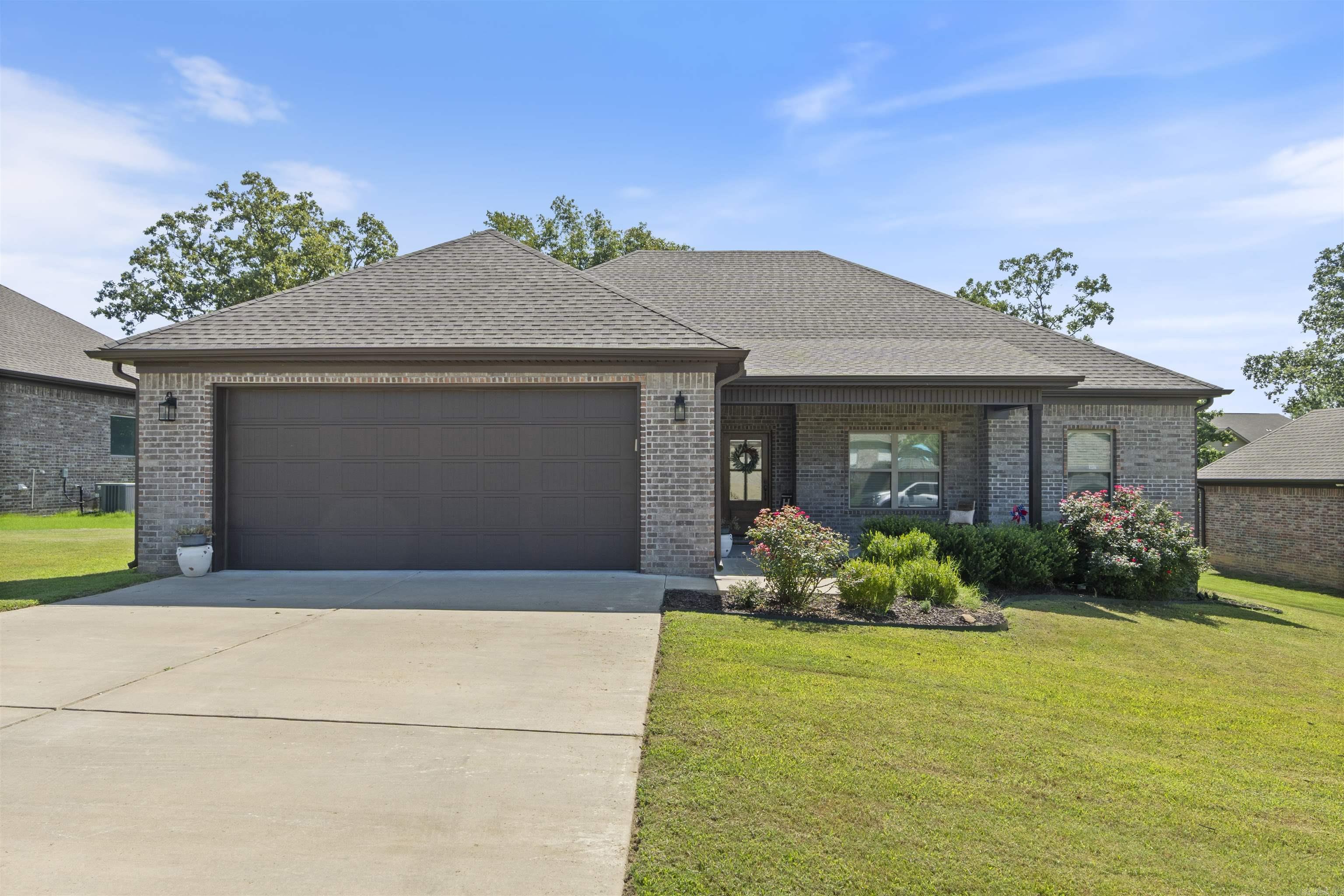 2748 Chert Cove