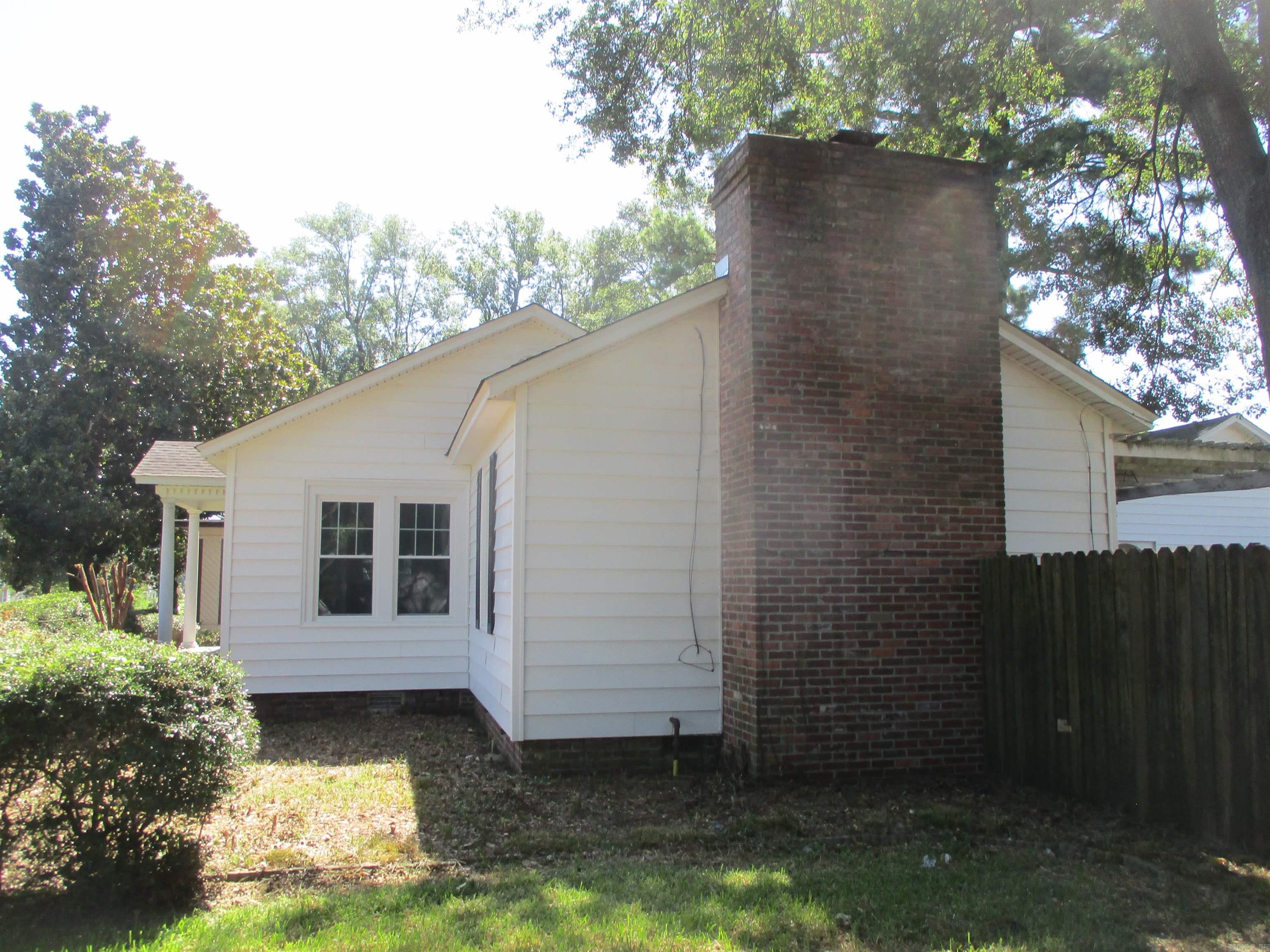 405 W 9th  Stuttgart, AR