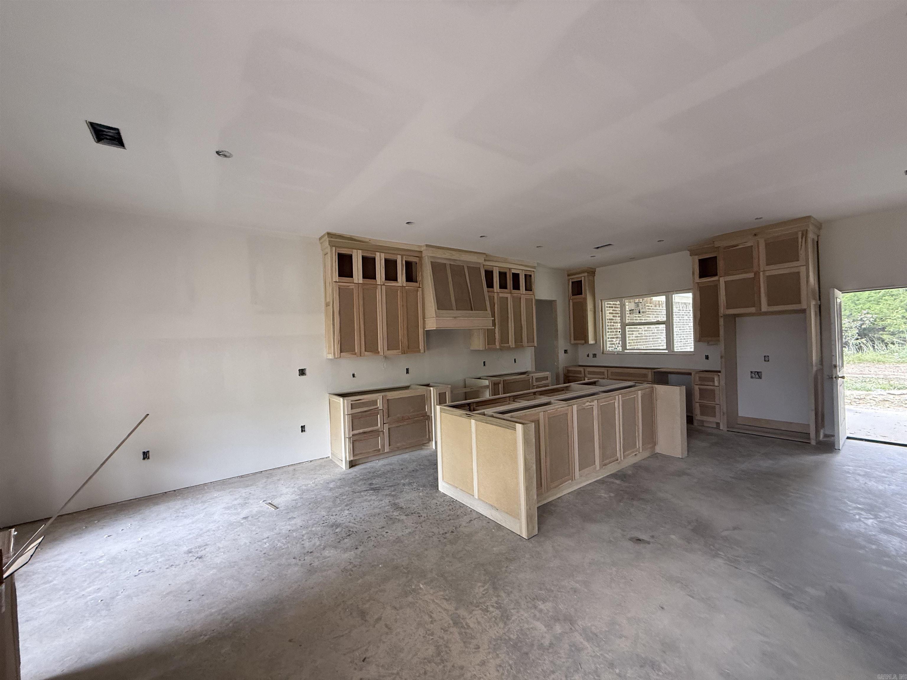 22 Ules Watson Drive Greenbrier, AR 72058