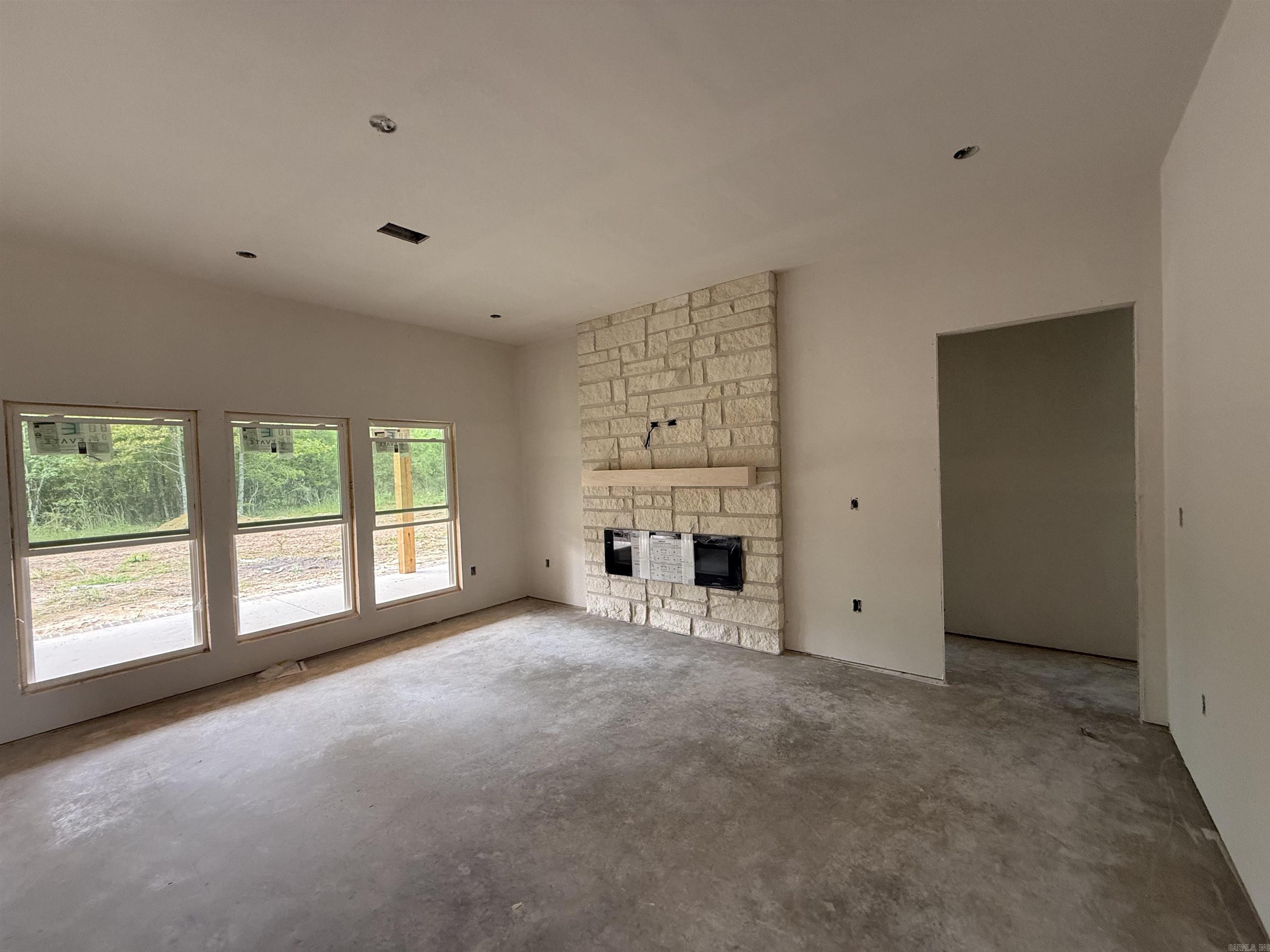 22 Ules Watson Drive Greenbrier, AR 72058