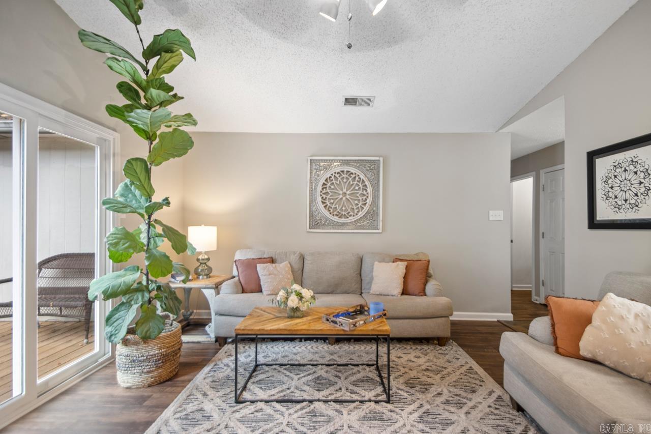 19 Pinto Point Little Rock, AR 72211