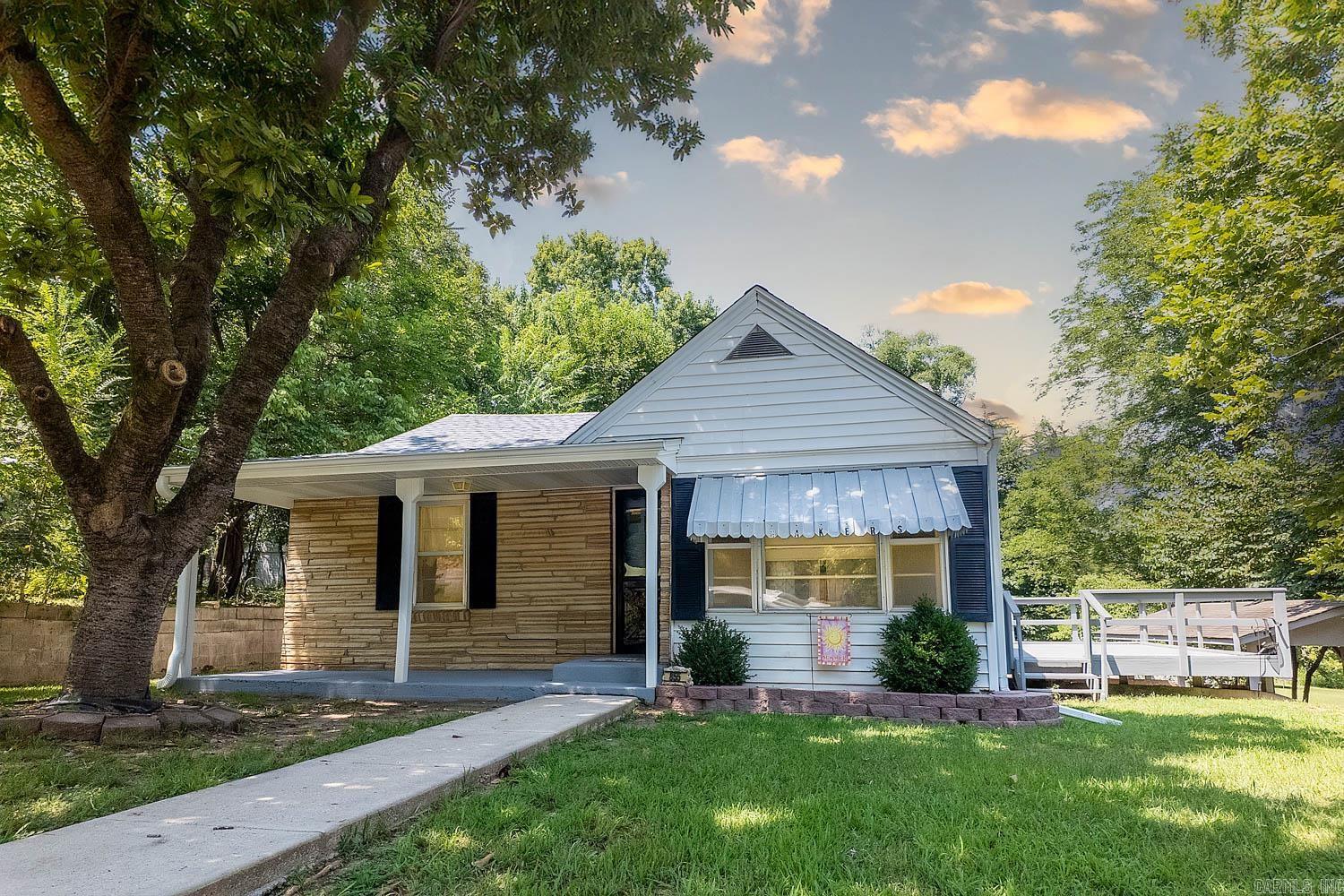 855 Archer Street  Mammoth Spring, AR